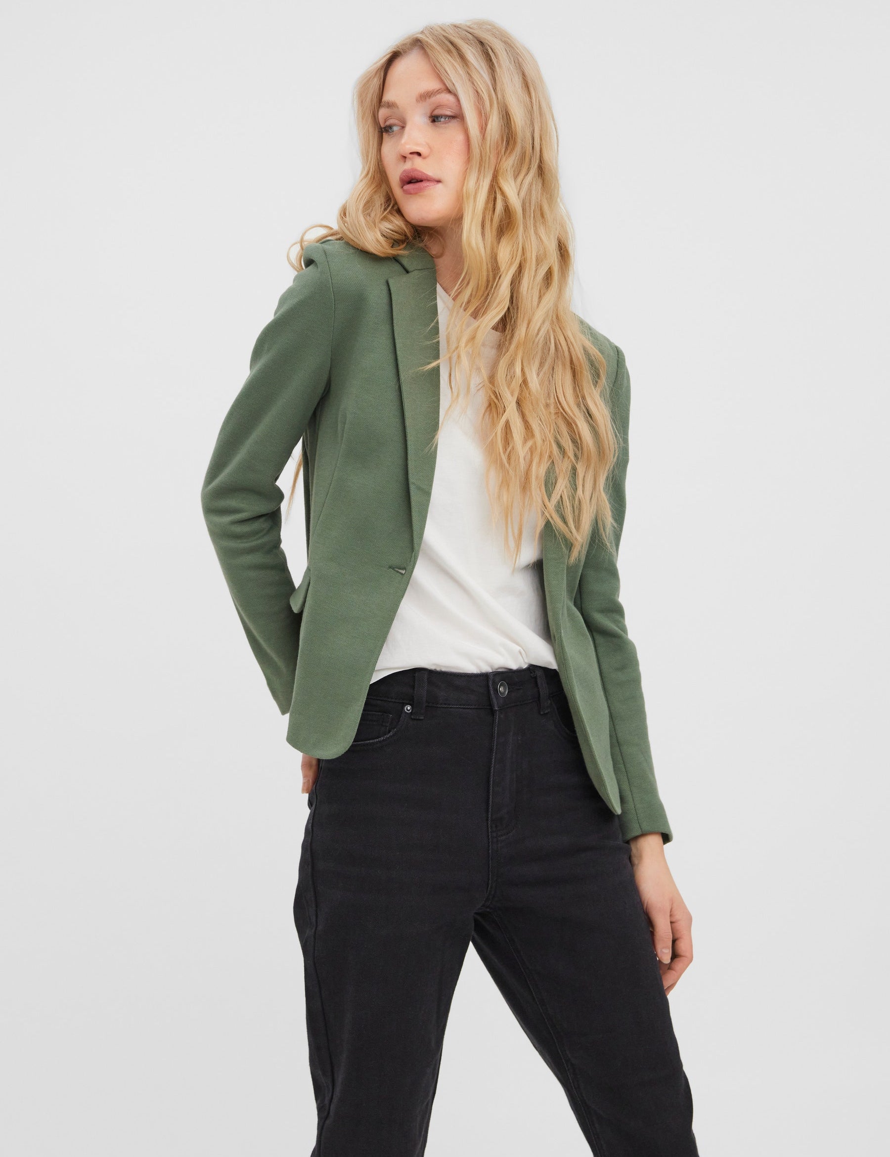 VERO MODA VMJULIA blazer in laurel wreath - Image 1