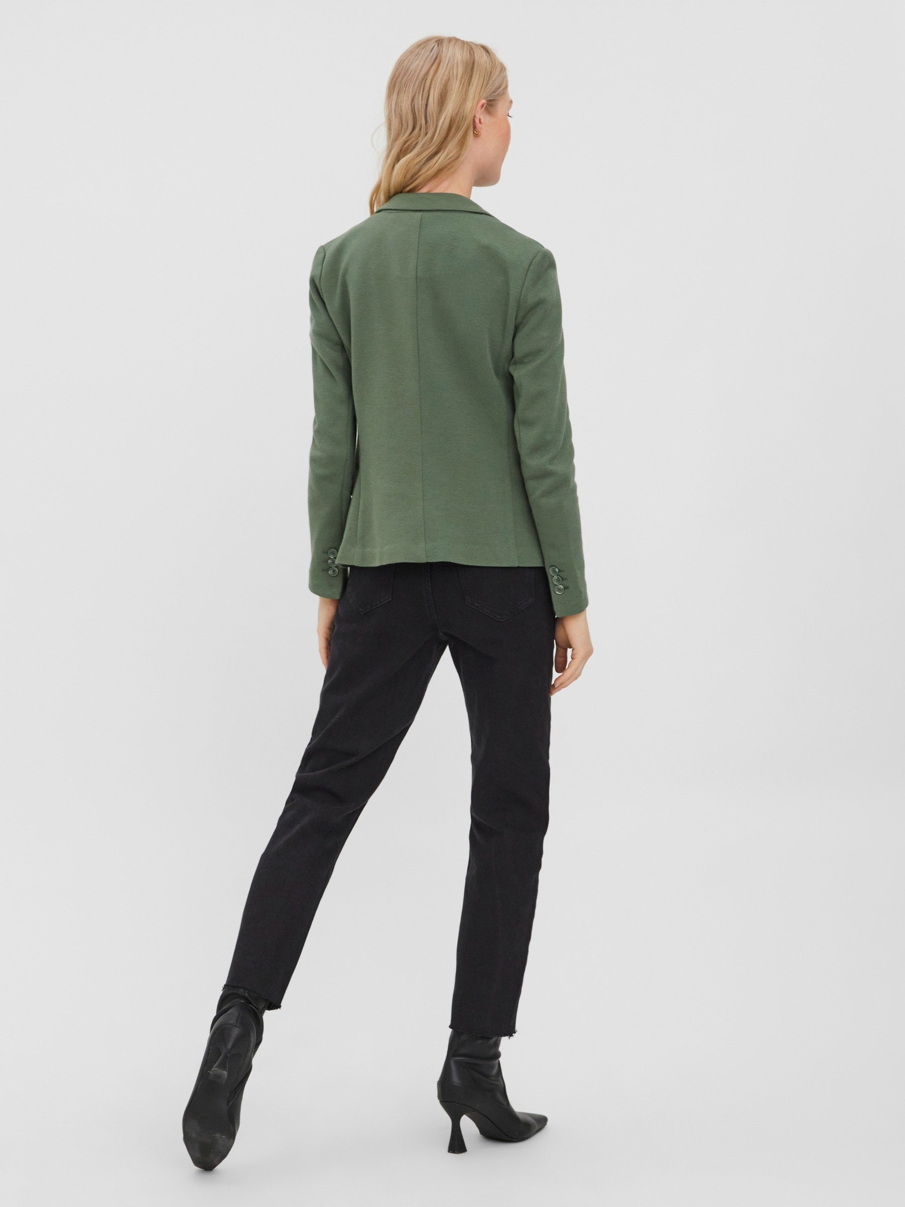 VERO MODA VMJULIA blazer in laurel wreath - Image 2