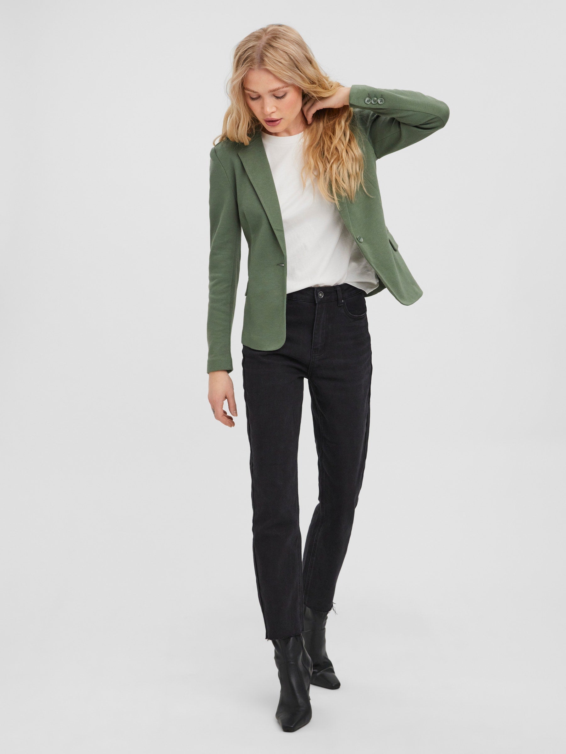 VERO MODA VMJULIA blazer in laurel wreath - Image 5