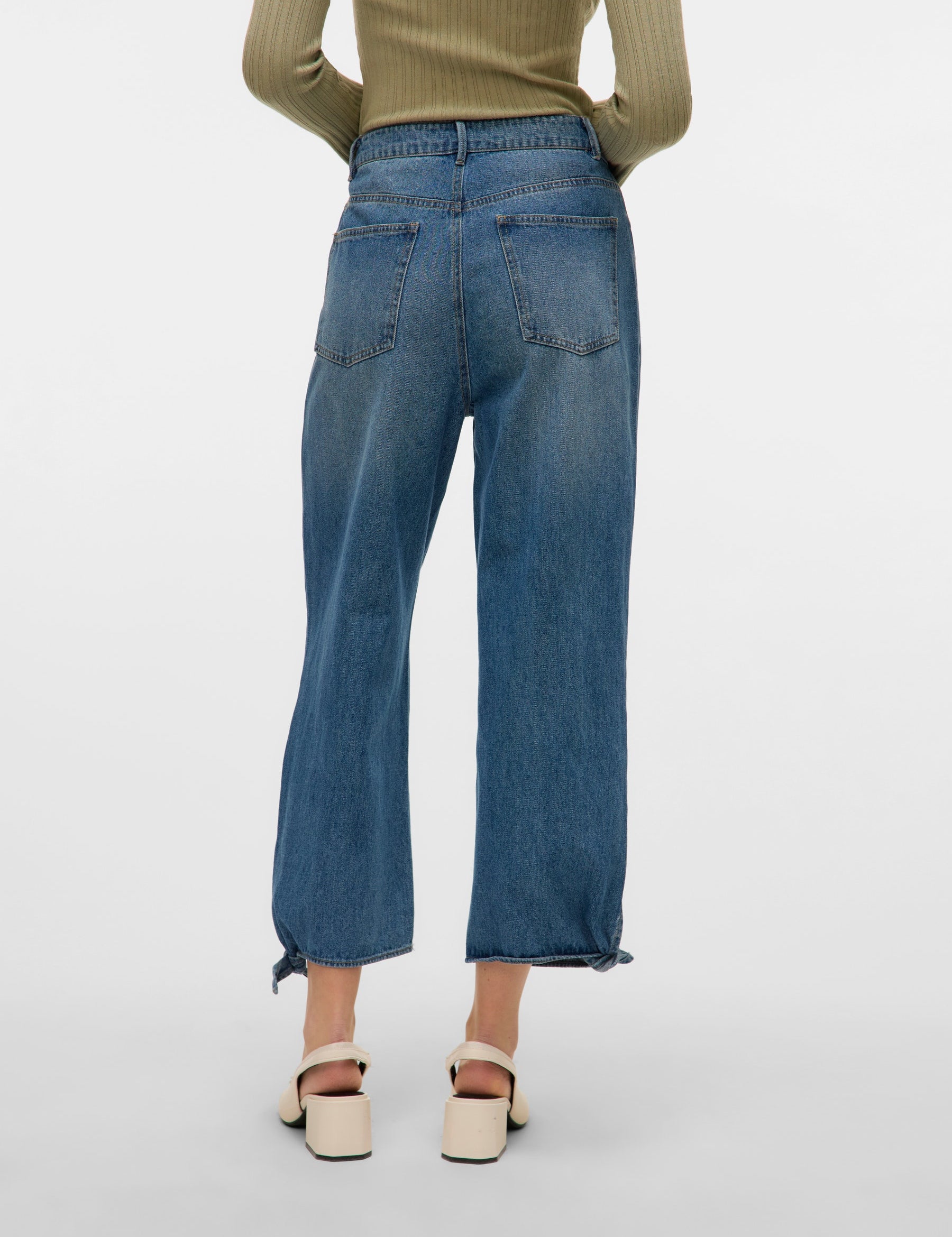 VERO MODA VMKATHY wide cropped jeans in medium blue - Image 2