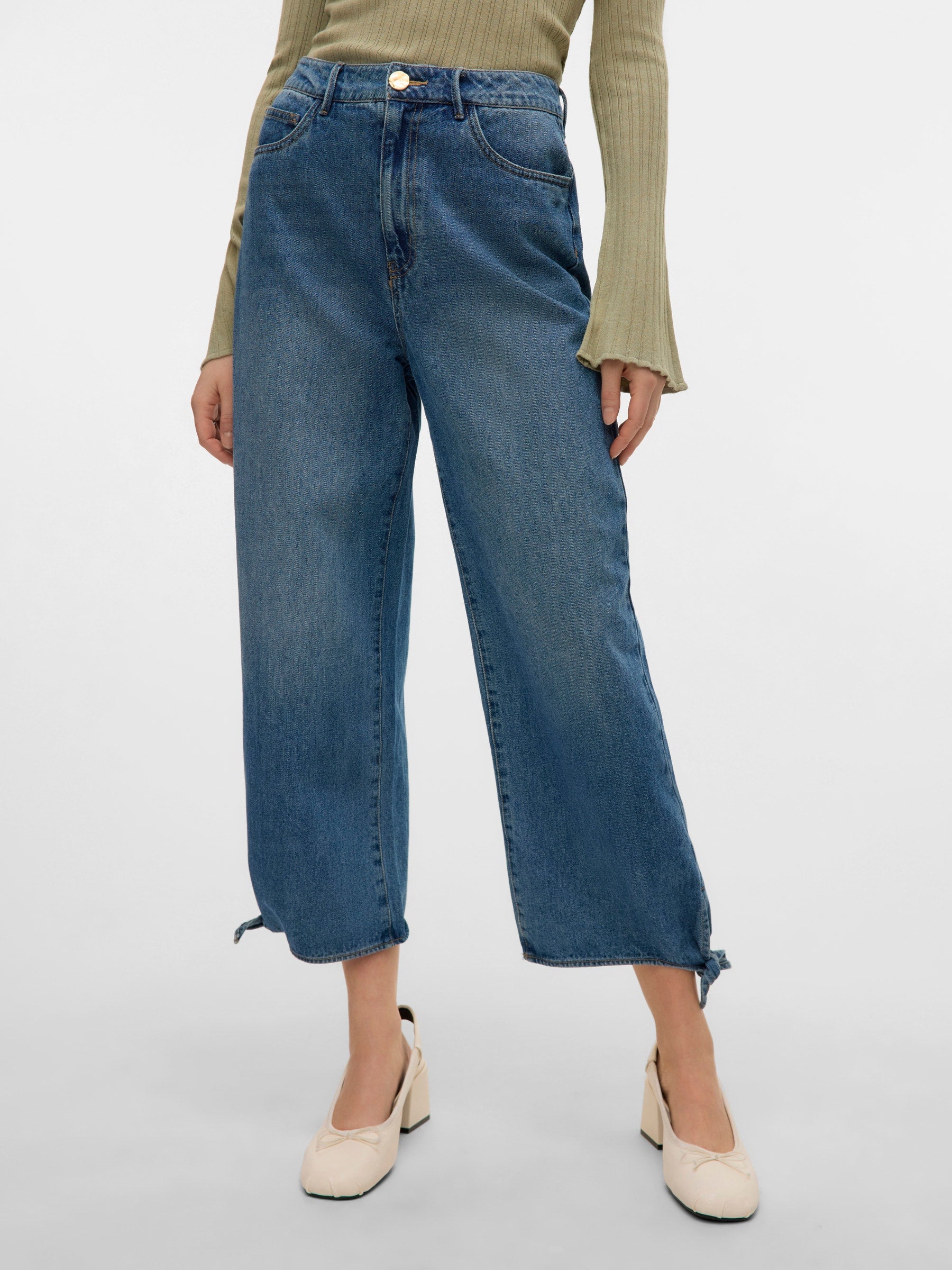 VERO MODA VMKATHY wide cropped jeans in medium blue - Image 6