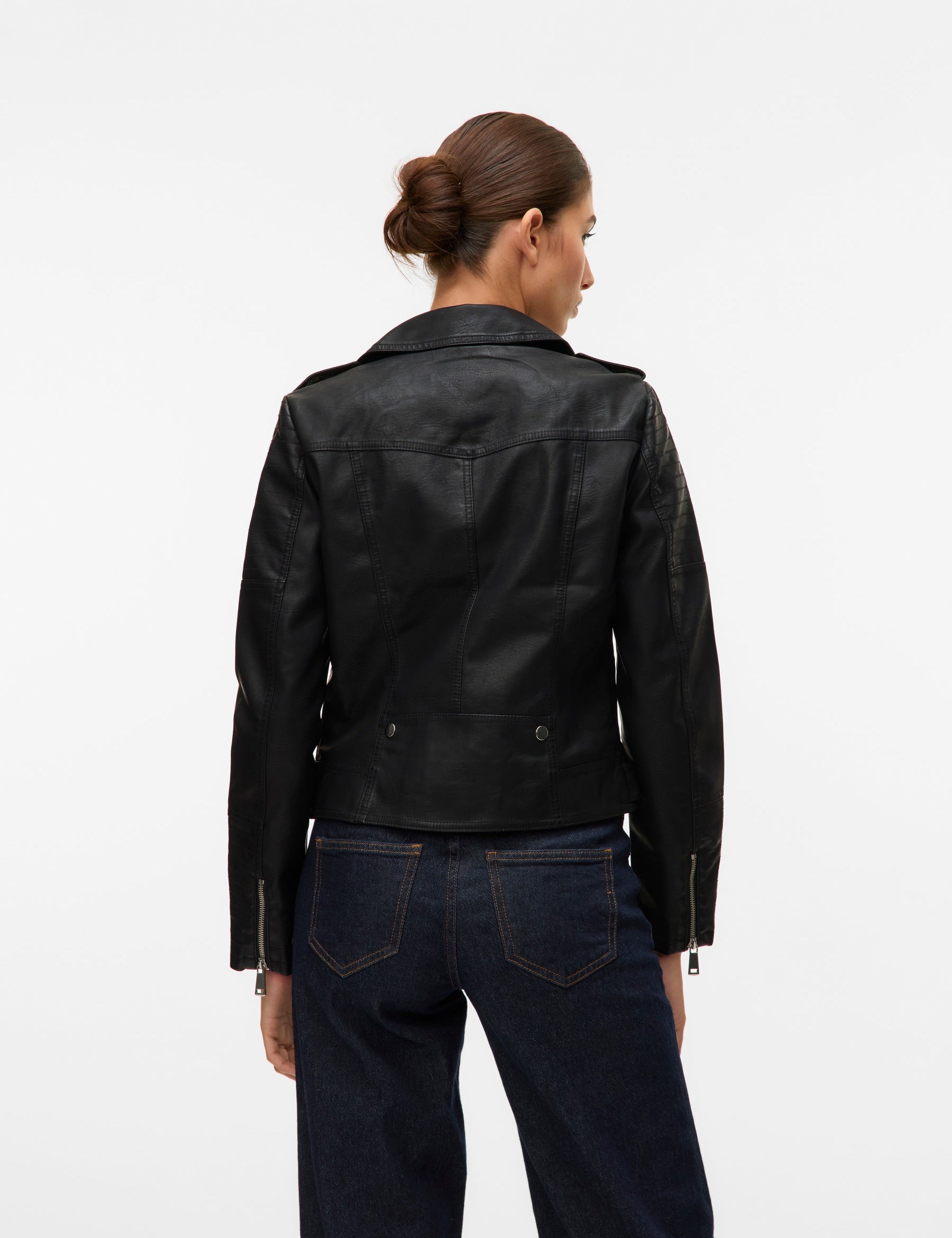 VERO MODA VMKERRIULTRA short coated jacket in black - Image 2