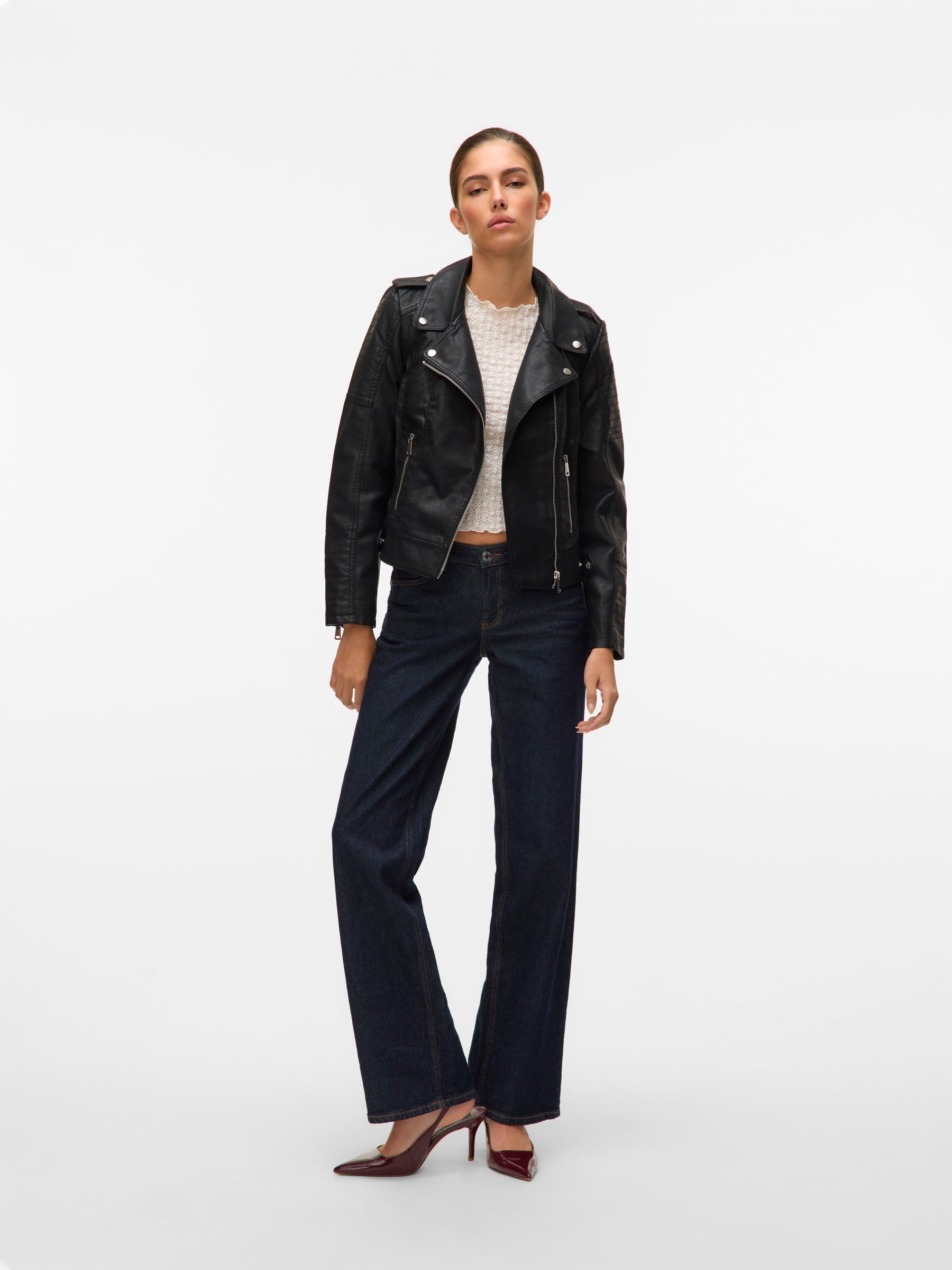 VERO MODA VMKERRIULTRA short coated jacket in black - Image 4