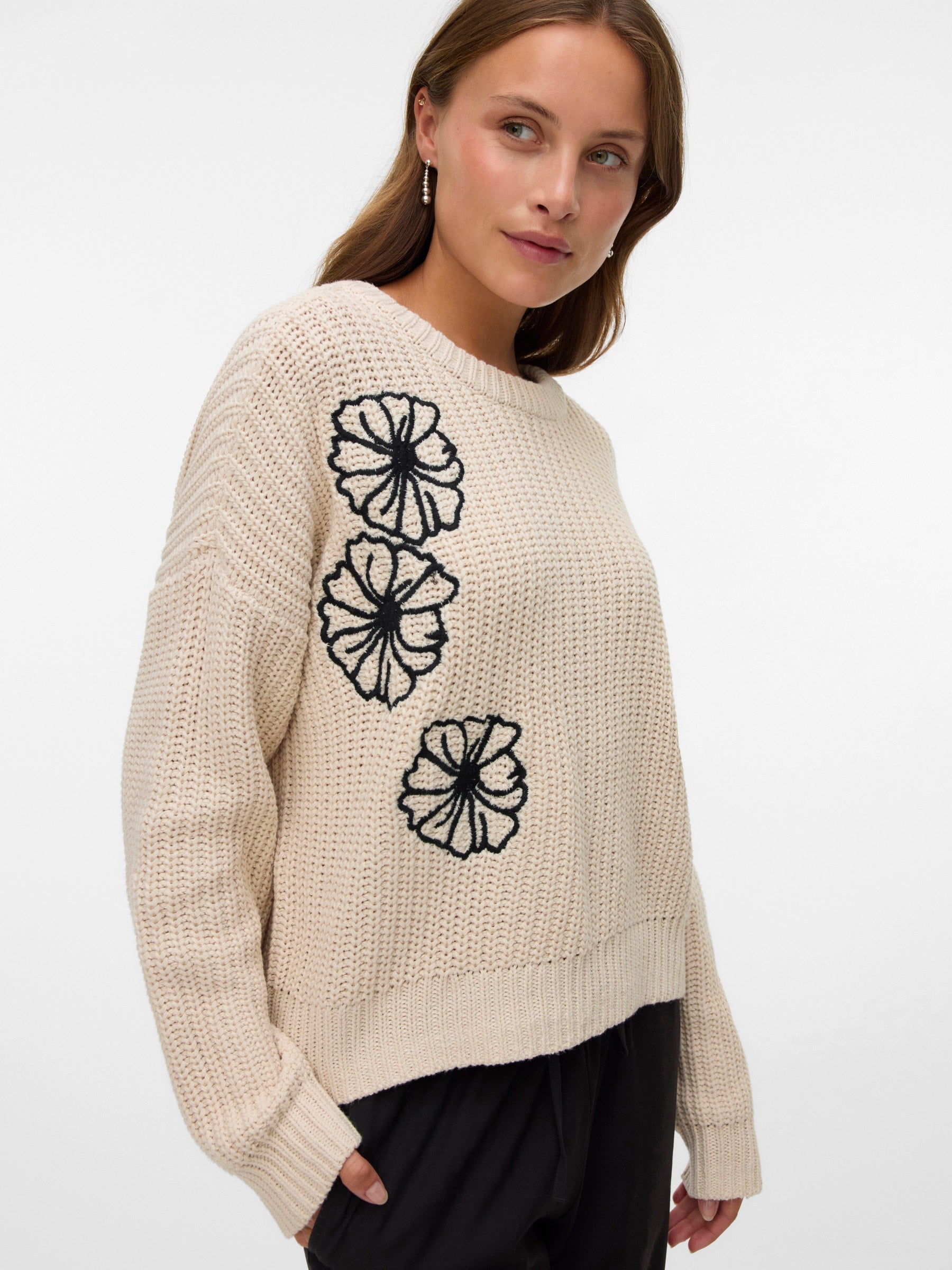 VERO MODA VMLAURA o-neck pullover boo in birch w. black - Image 4