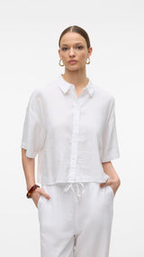 VERO MODA VMLINN 2/4 short shirt in snow white - Image 1