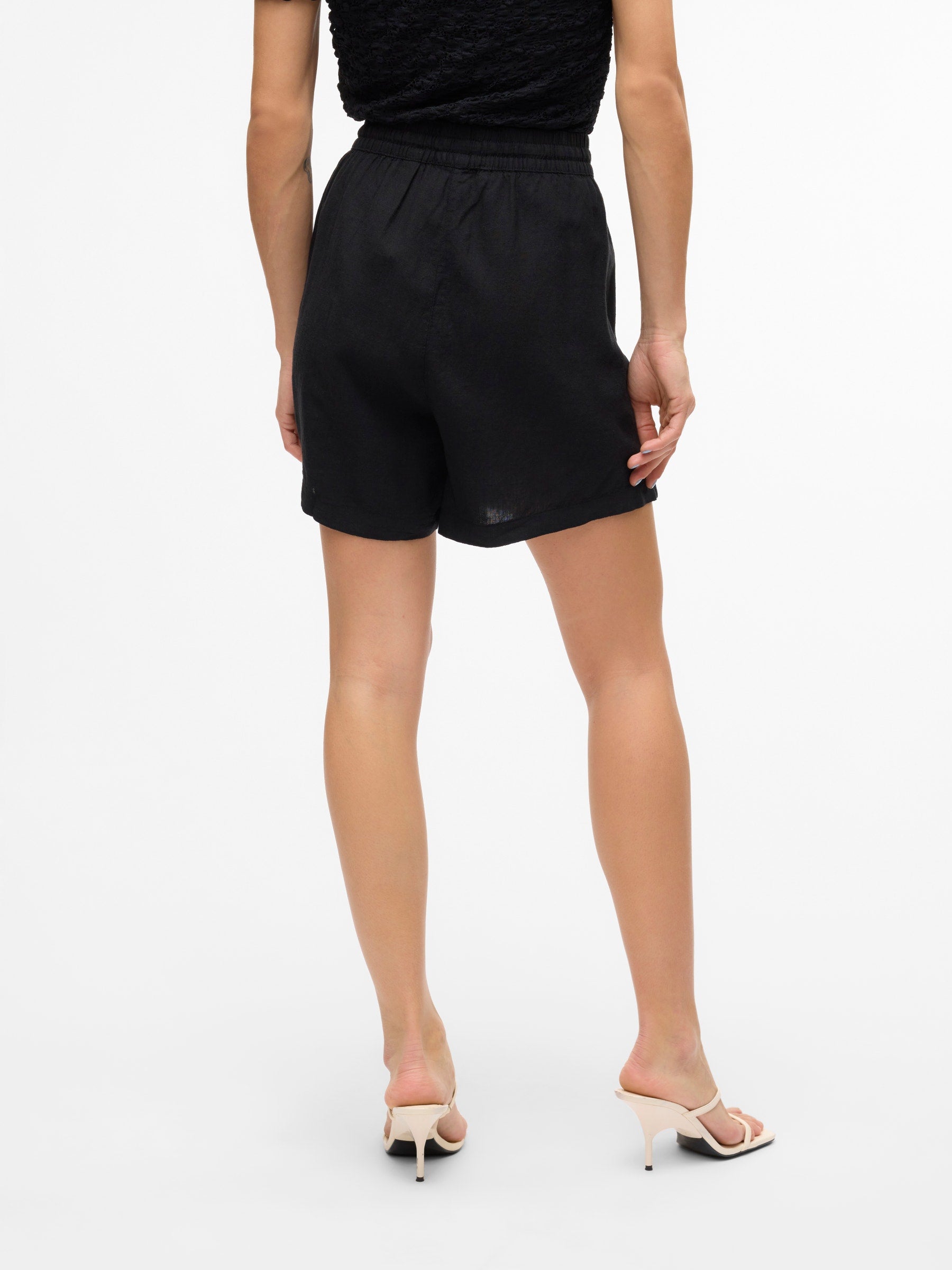 VERO MODA VMLINN shorts in snow white - Image 2