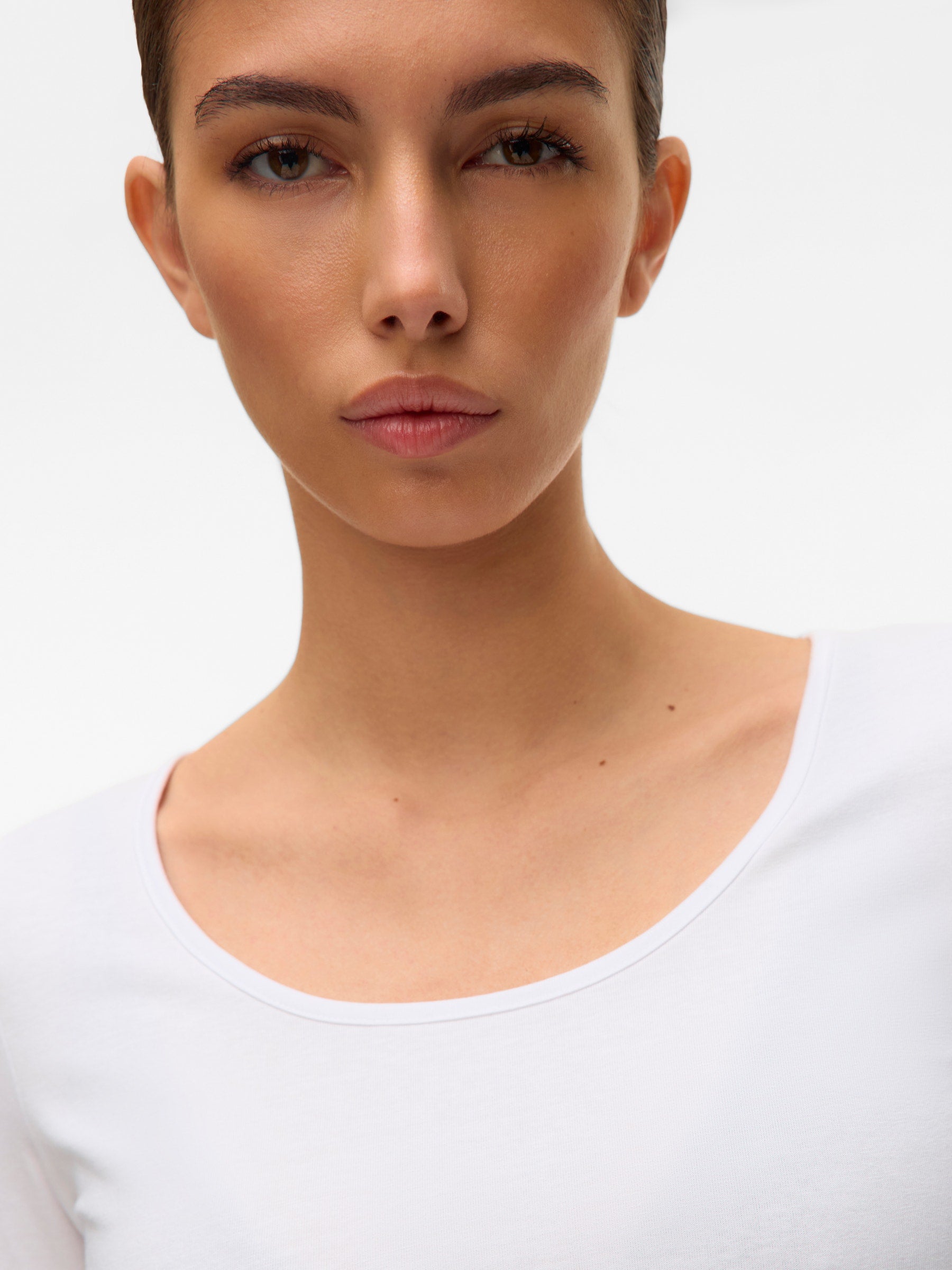 VERO MODA VMMAXI soft long u-neck in bright white - Image 6