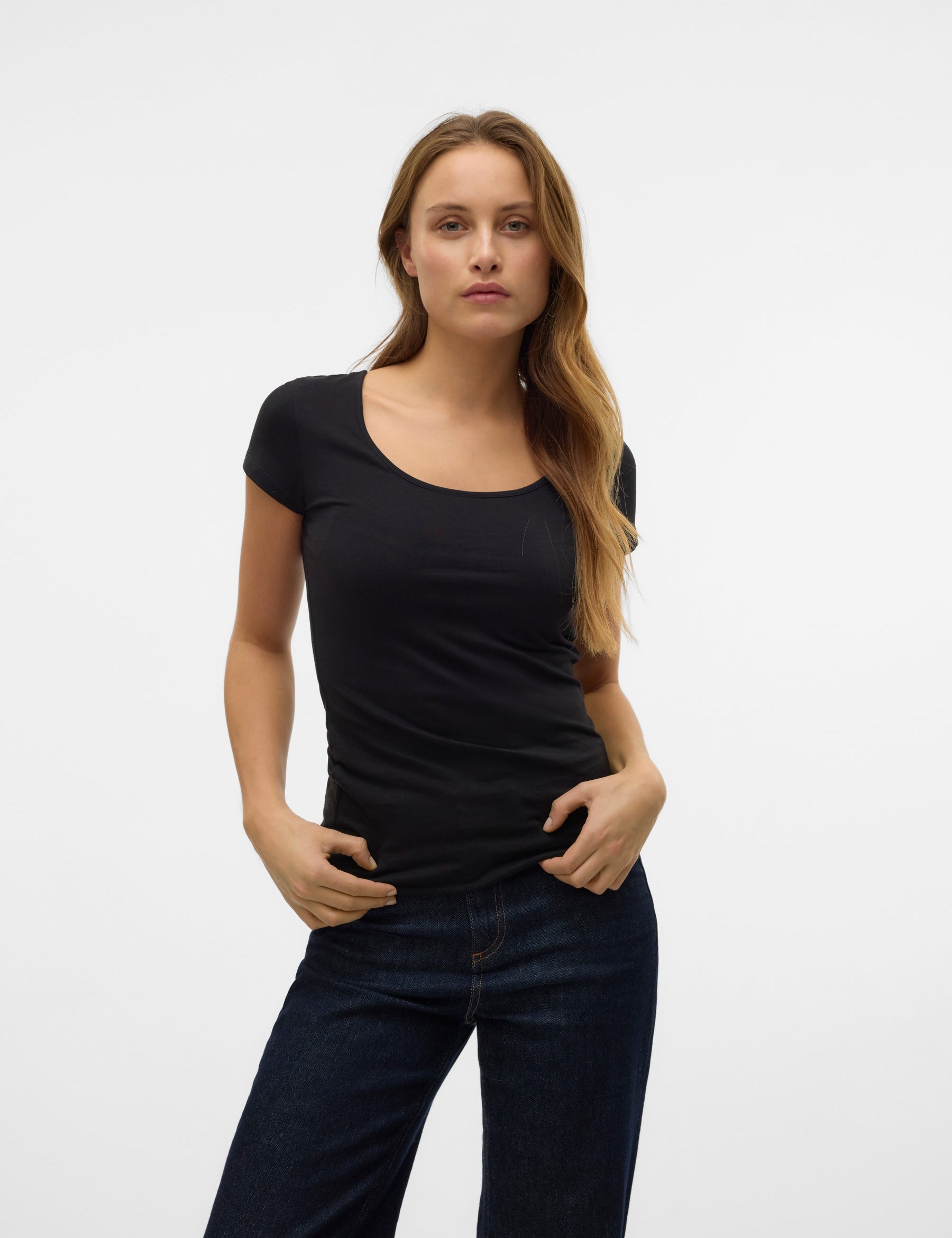 VERO MODA VMMAXI soft u-neck in black - Image 1