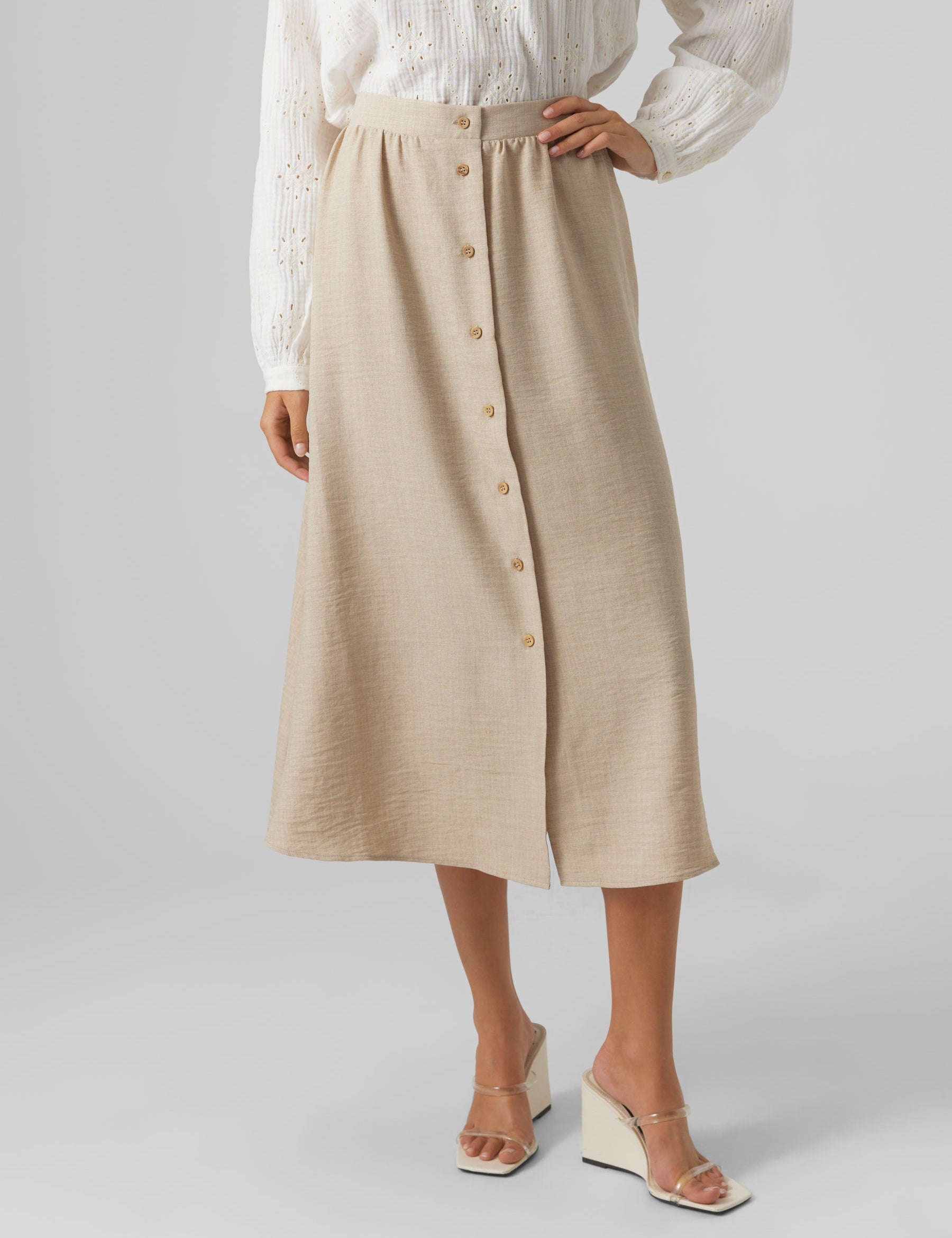 VERO MODA VMMELANEY button calf skirt in black - Image 1