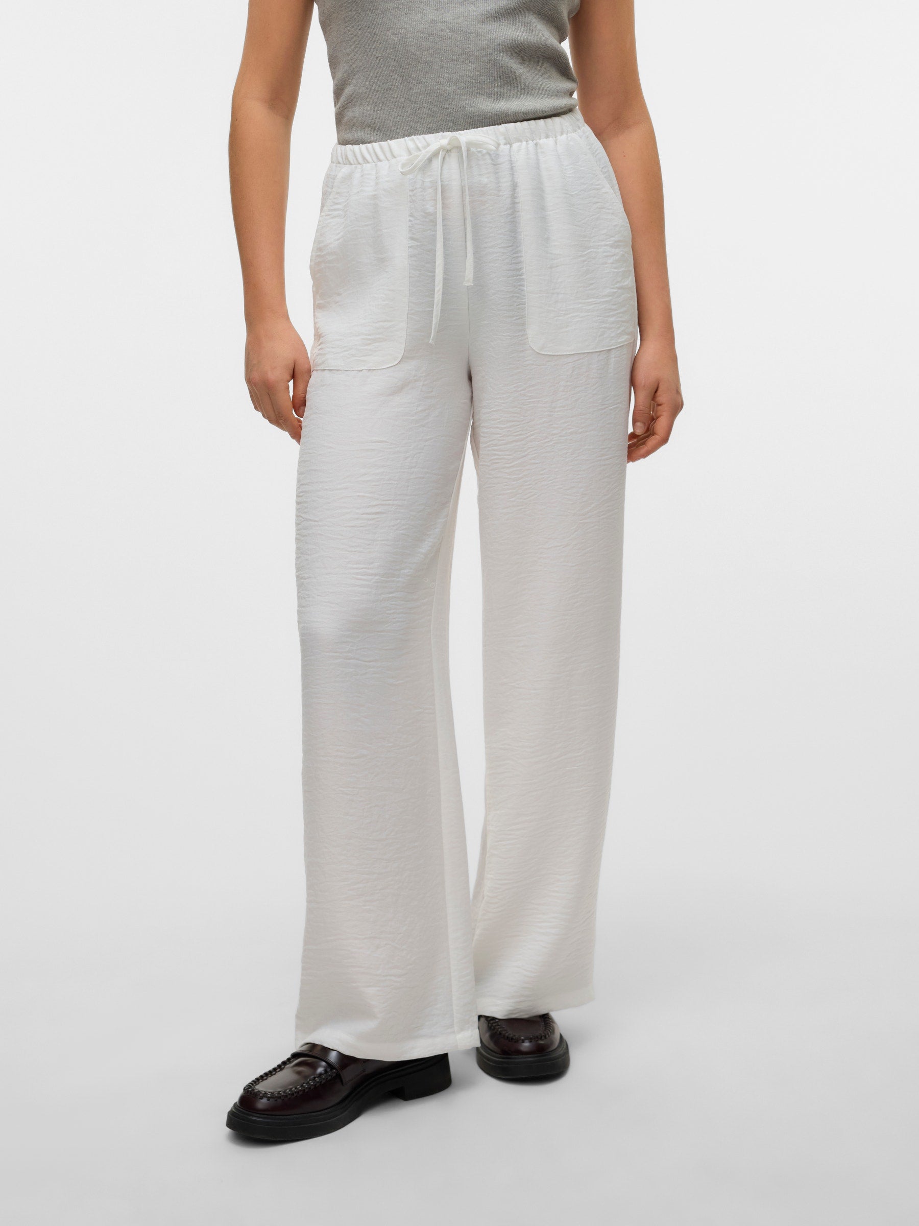 VERO MODA VMMELANEY loose pant in snow white - Image 1