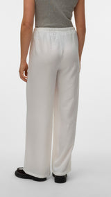 VERO MODA VMMELANEY loose pant in snow white - Image 2