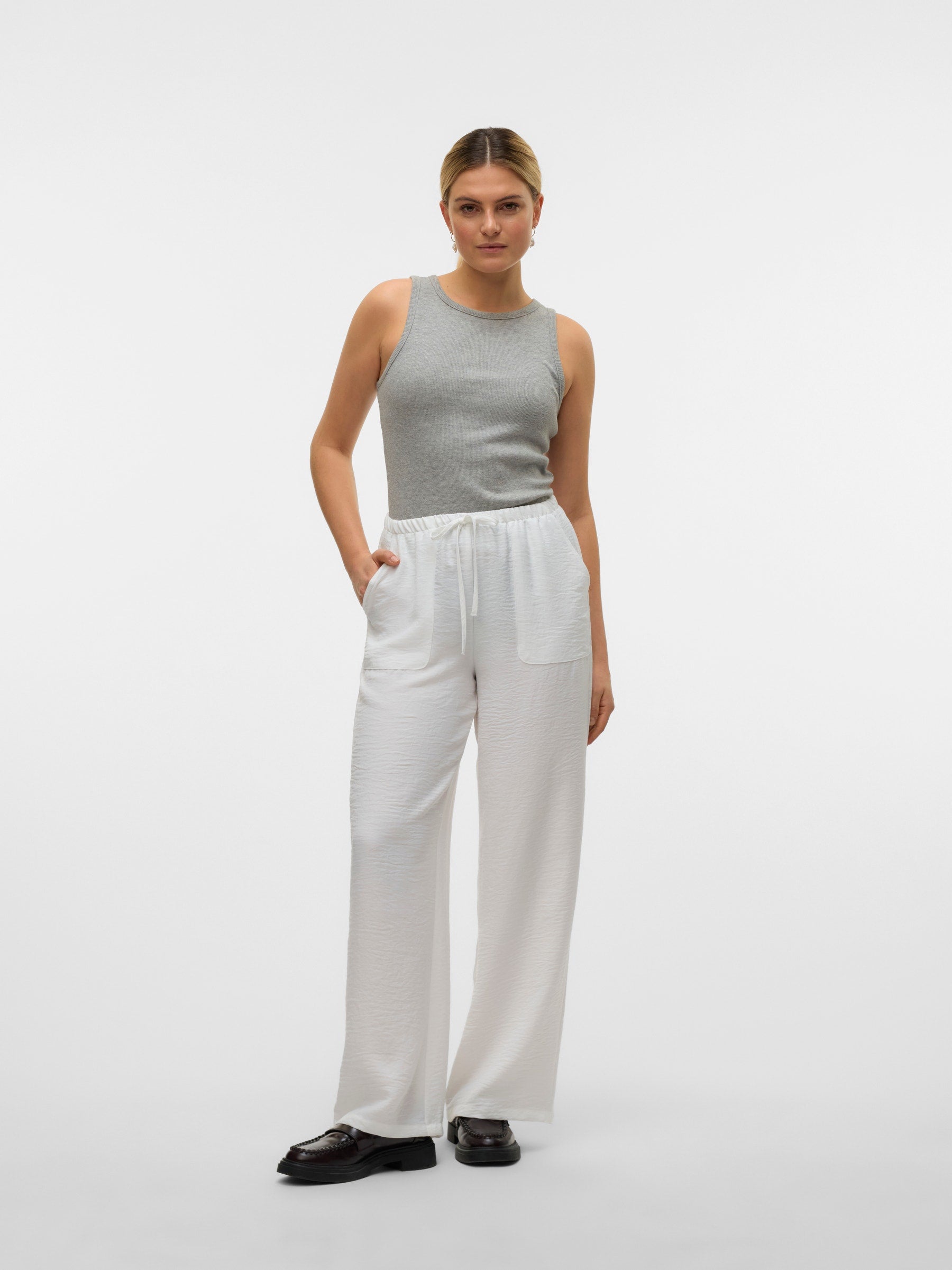 VERO MODA VMMELANEY loose pant in snow white - Image 4