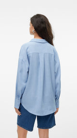 VERO MODA VMMELANEY queeny shirt in chambray blue - Image 2