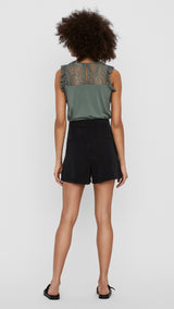 VERO MODA VMMIA loose summer shorts in black - Image 2