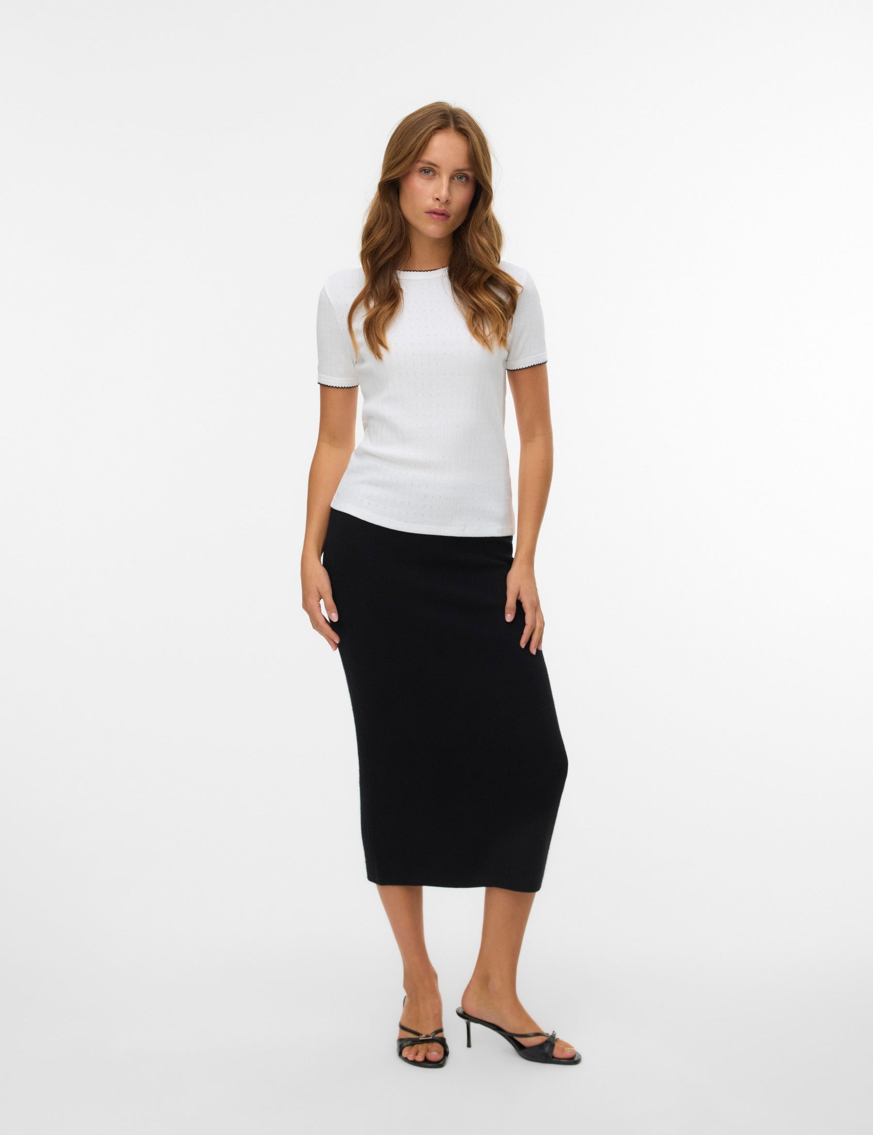 VERO MODA VMNANCY 7/8 skirt boo in black w. birch flower - Image 1