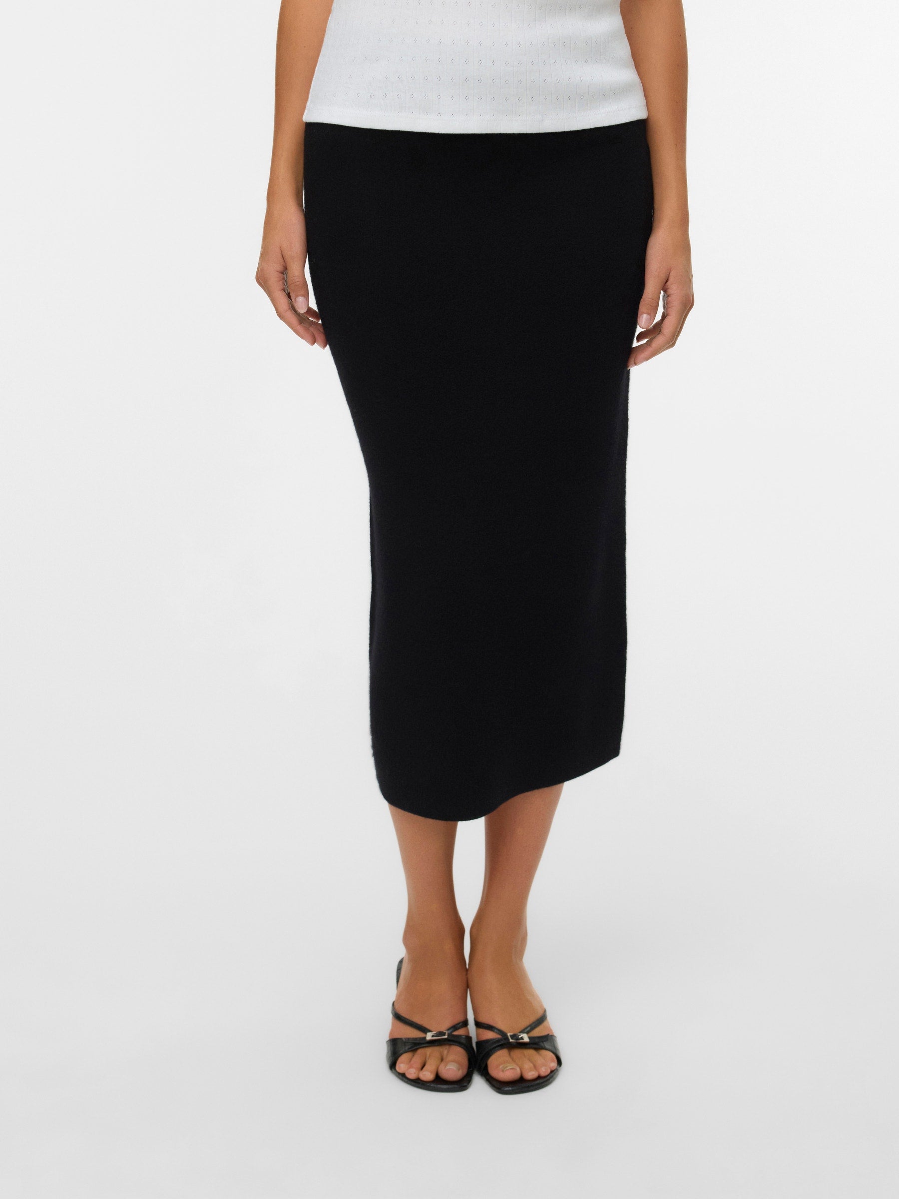 VERO MODA VMNANCY 7/8 skirt boo in black w. birch flower - Image 4