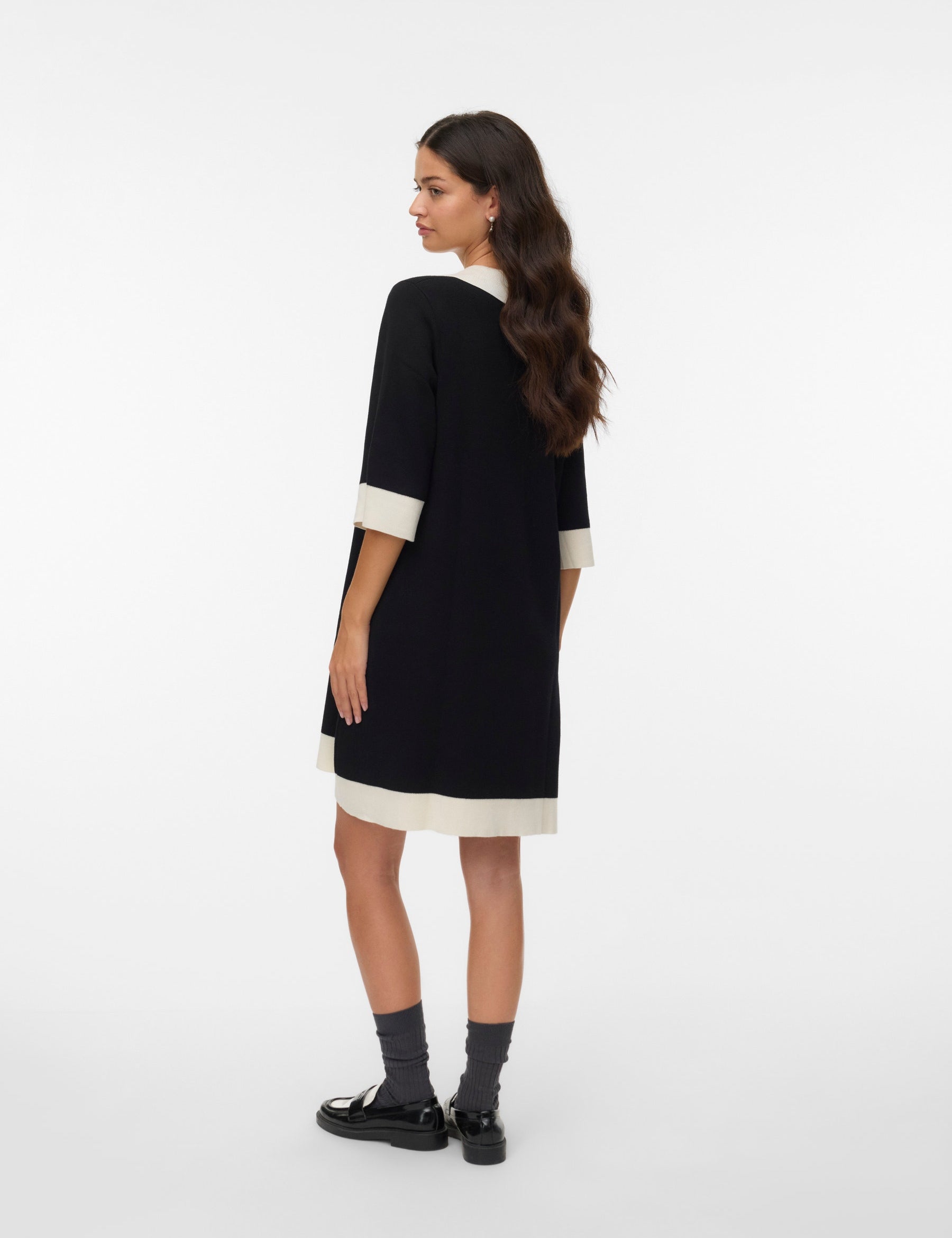 VERO MODA VMOLI 7/8 v-neck dress in black w. birch - Image 2