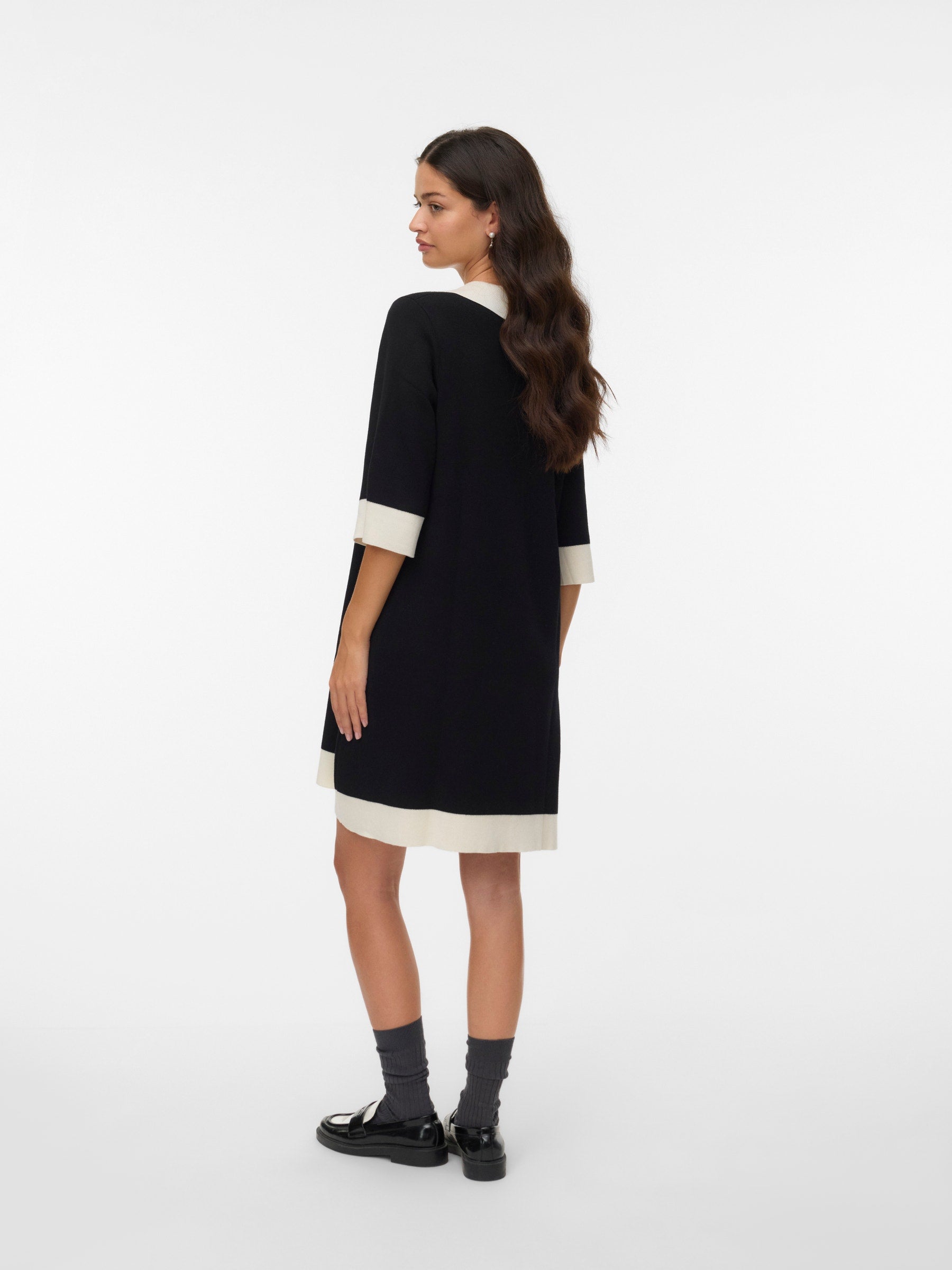 VERO MODA VMOLI 7/8 v-neck dress in black w. birch - Image 2