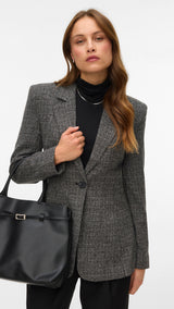 VERO MODA VMPERLE fitted bow blazer in black salt and pepper - Image 4
