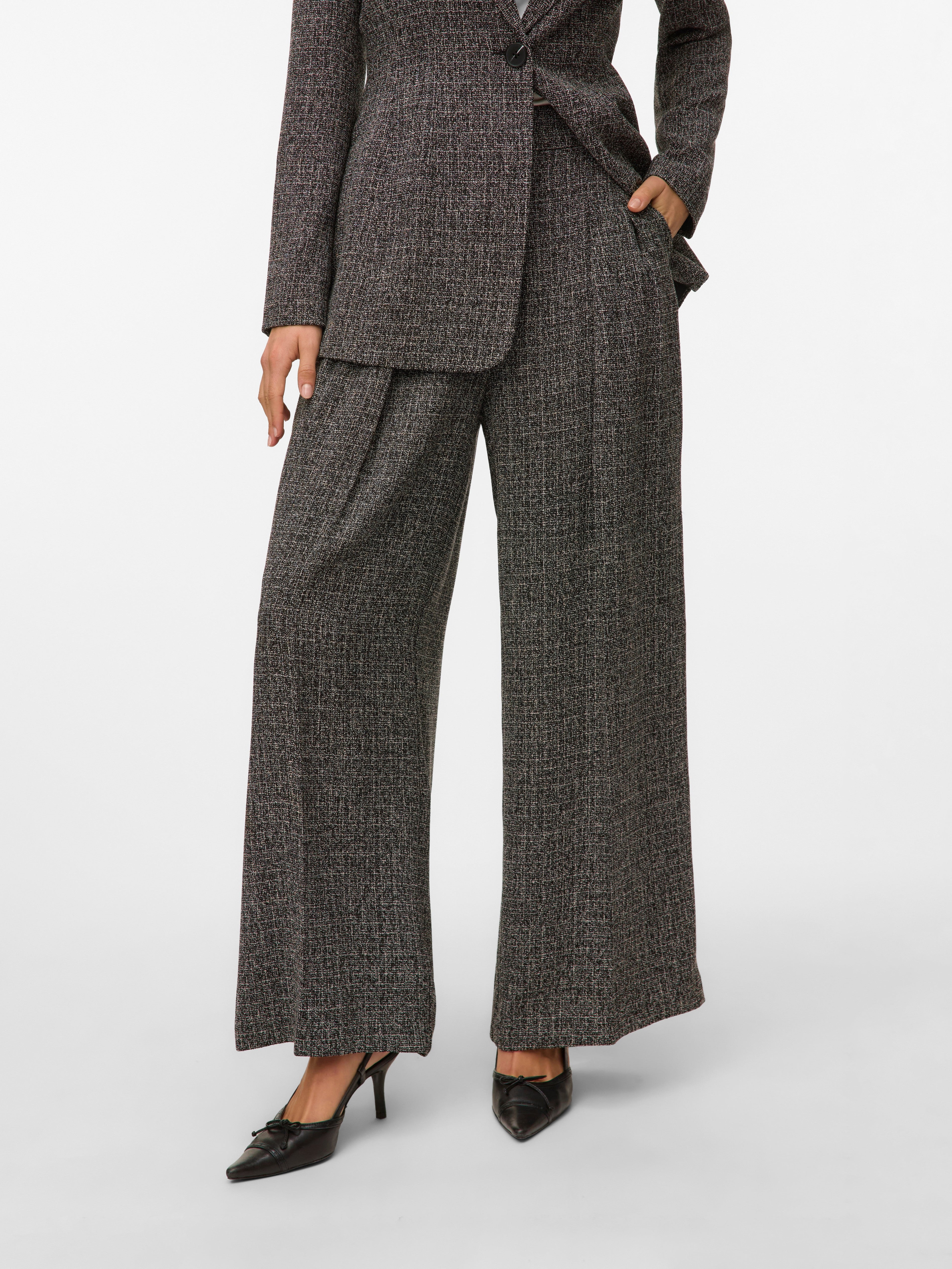 VERO MODA VMPERLE super wide pant in black salt and pepper - Image 1