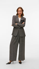 VERO MODA VMPERLE super wide pant in black salt and pepper - Image 4