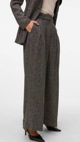 VERO MODA VMPERLE super wide pant in black salt and pepper - Image 5