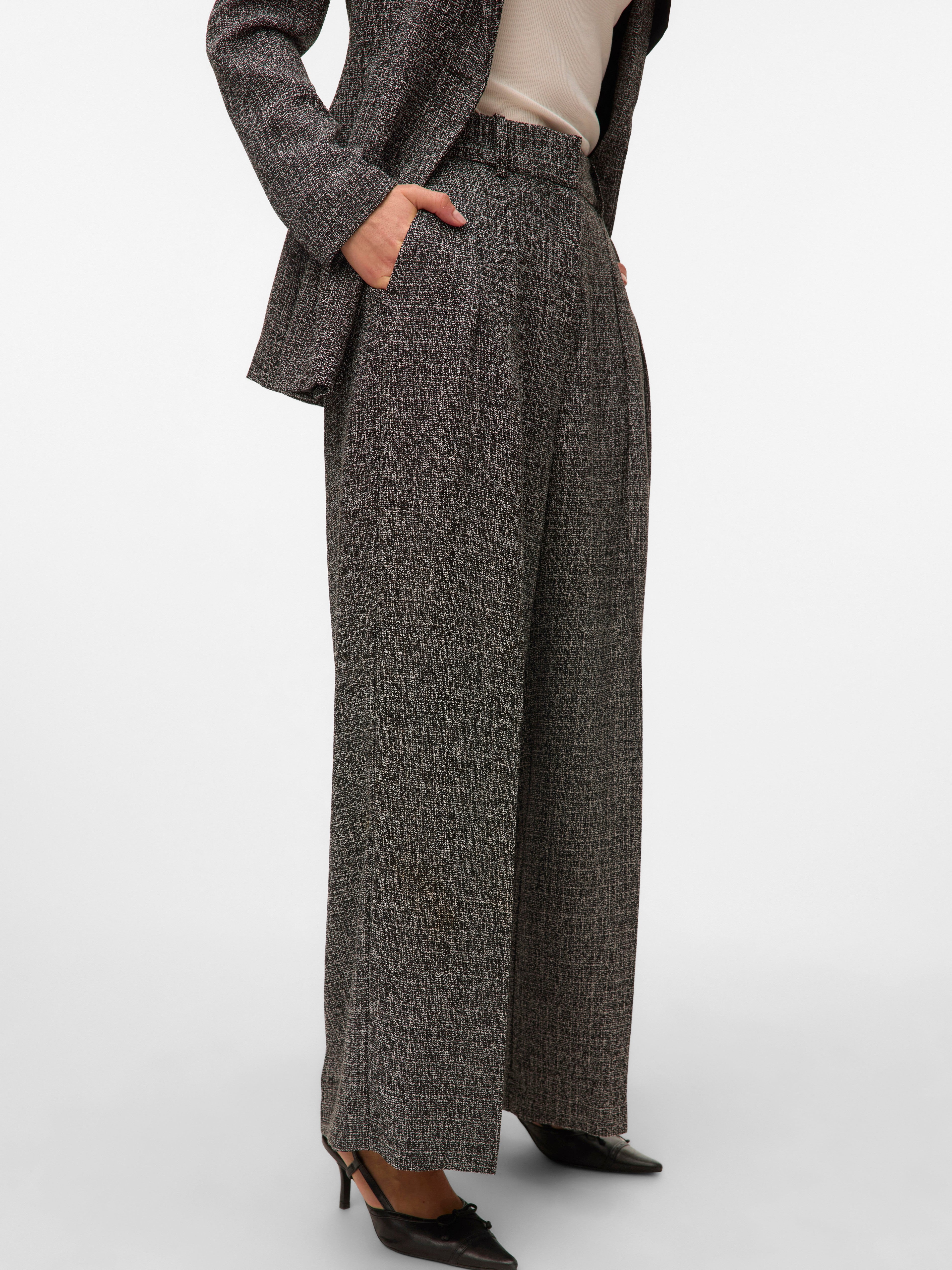 VERO MODA VMPERLE super wide pant in black salt and pepper - Image 5