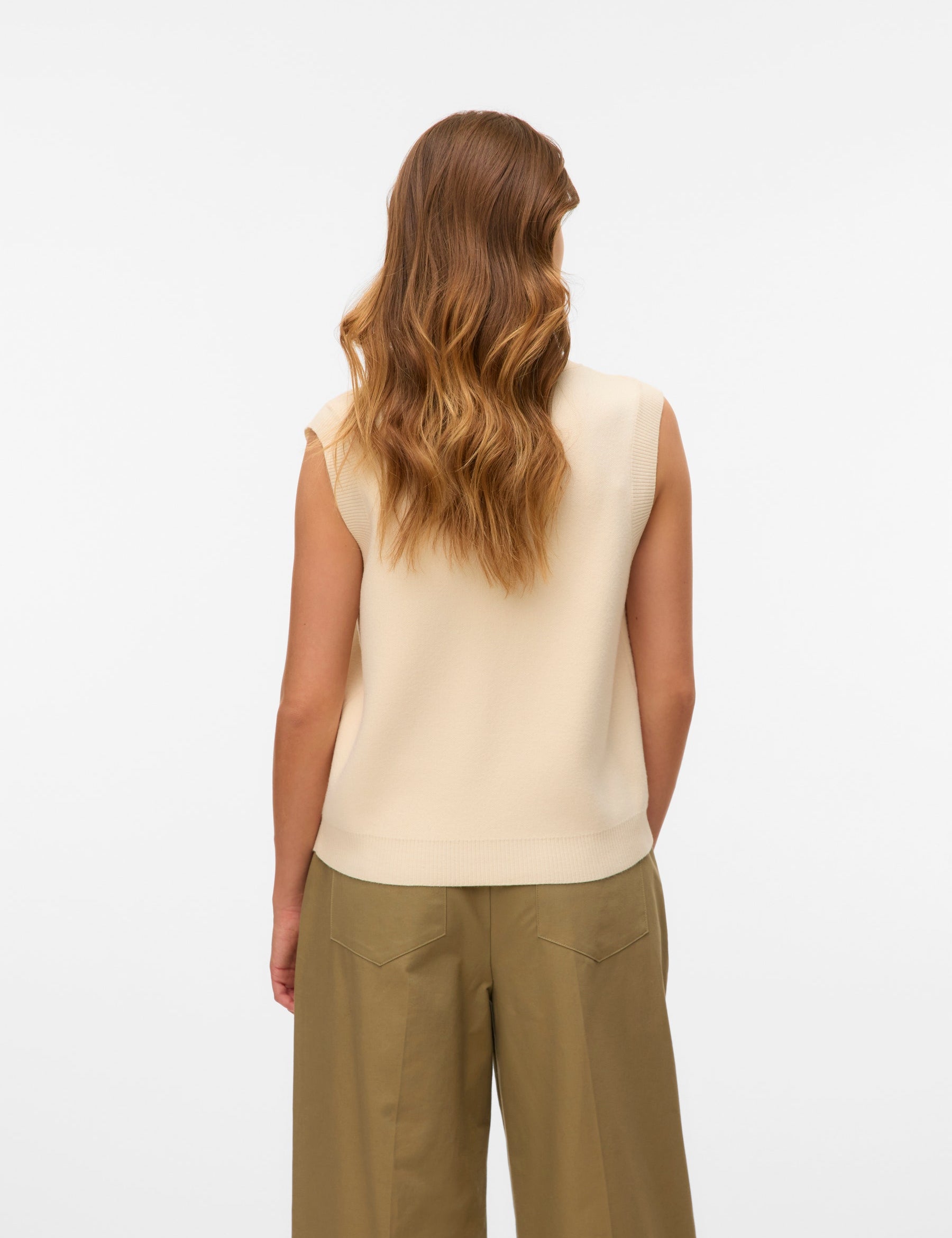 VERO MODA VMSABA v-neck button vest in birch - Image 2
