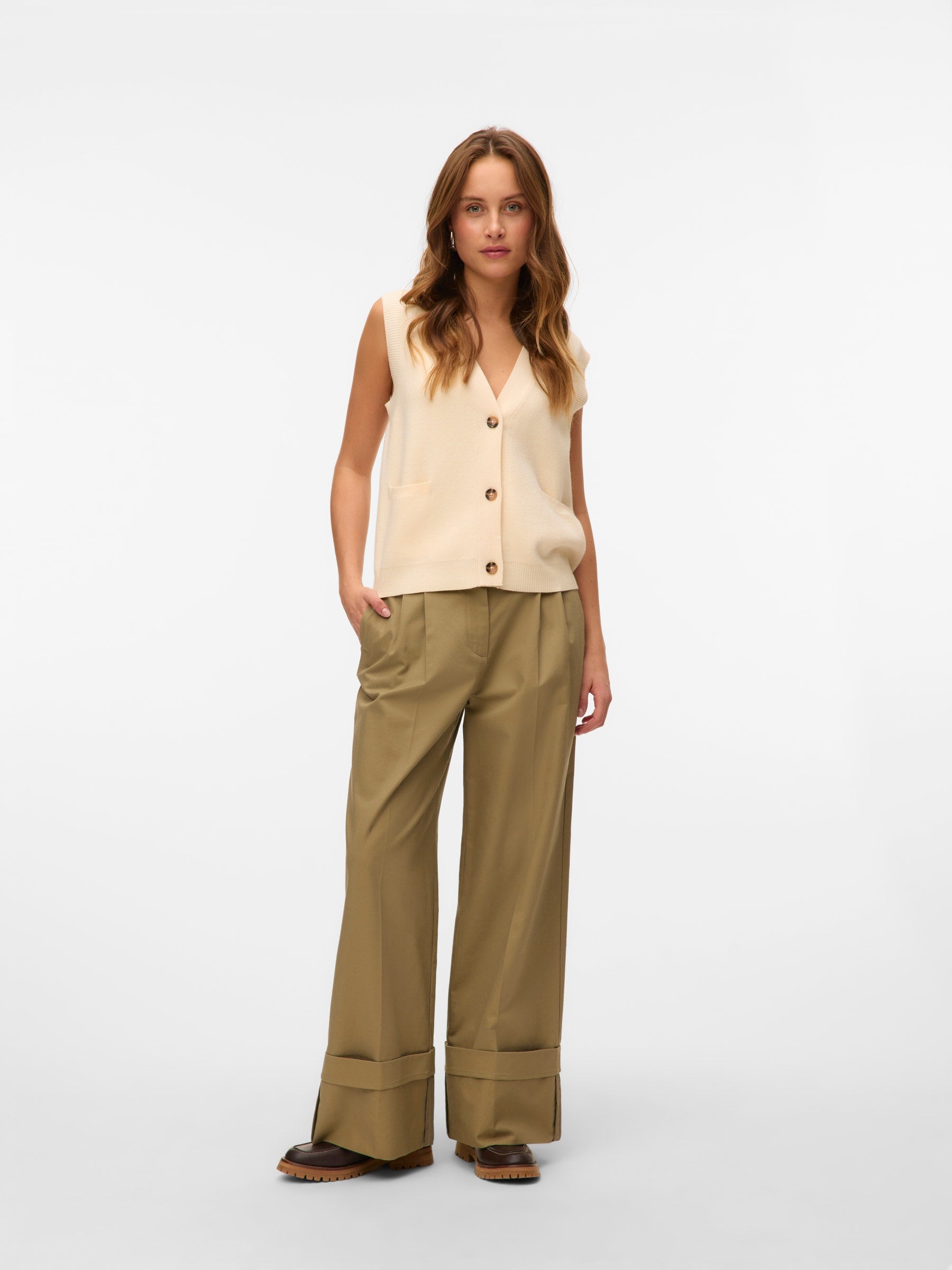 VERO MODA VMSABA v-neck button vest in birch - Image 4