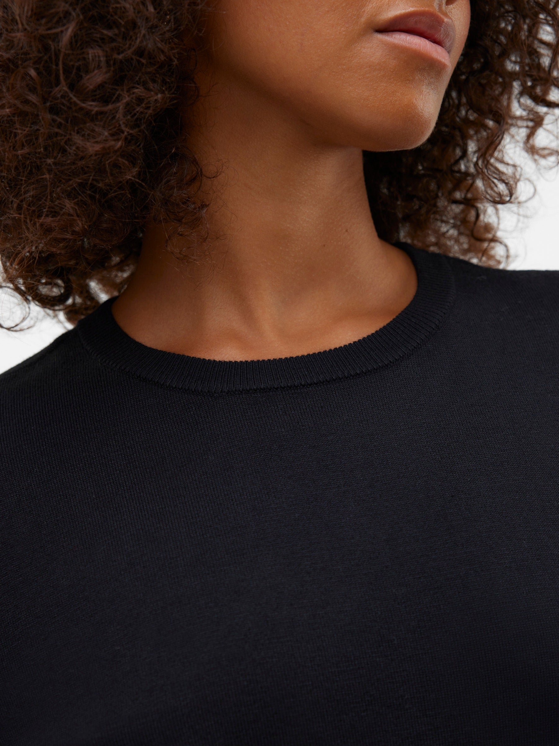 VERO MODA VMSILJE 2/4 o-nck oversize pull in black - Image 6