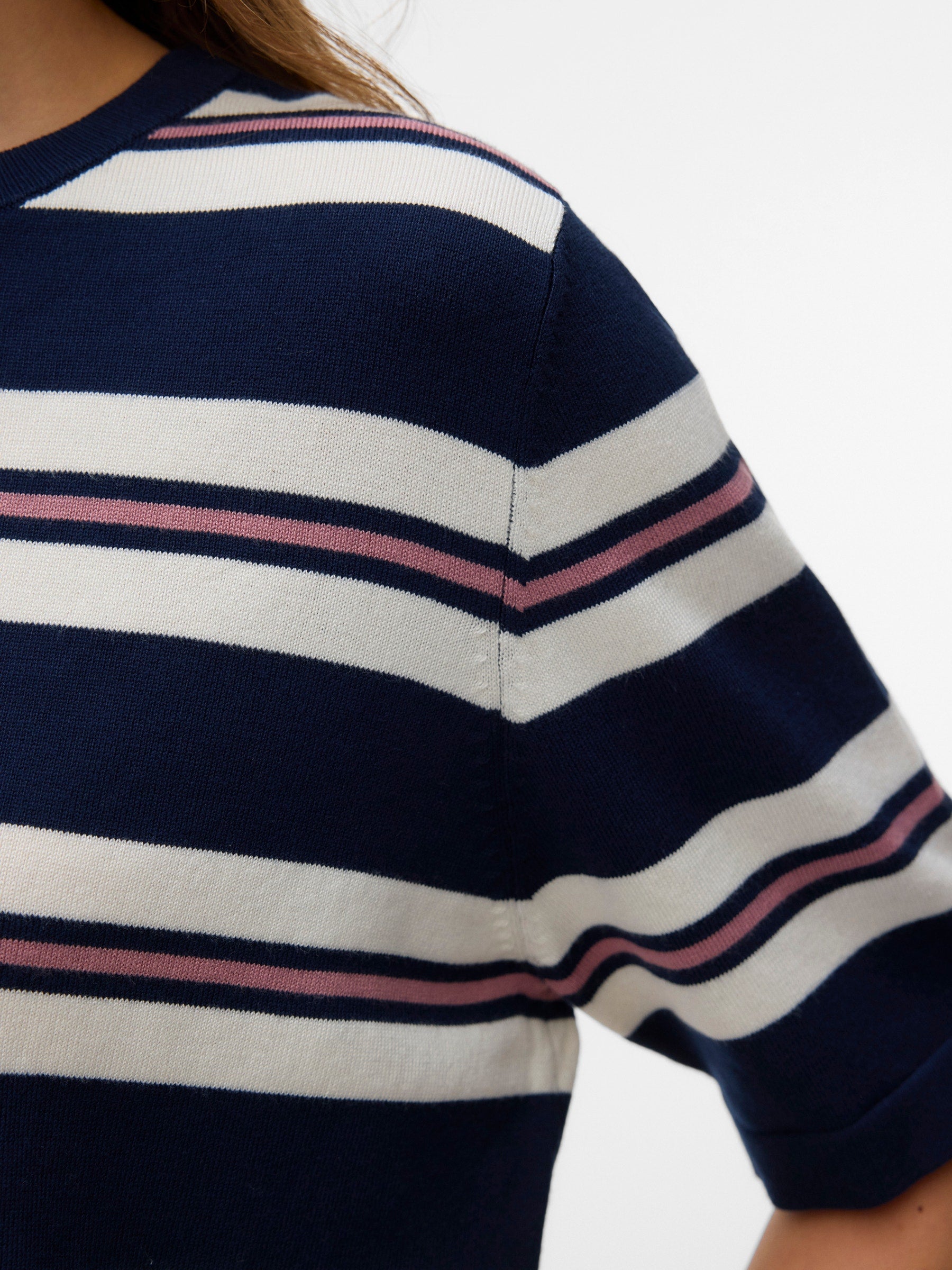 VERO MODA VMSILJE 2/4 o-nck oversize pull in navy blazer - Image 5