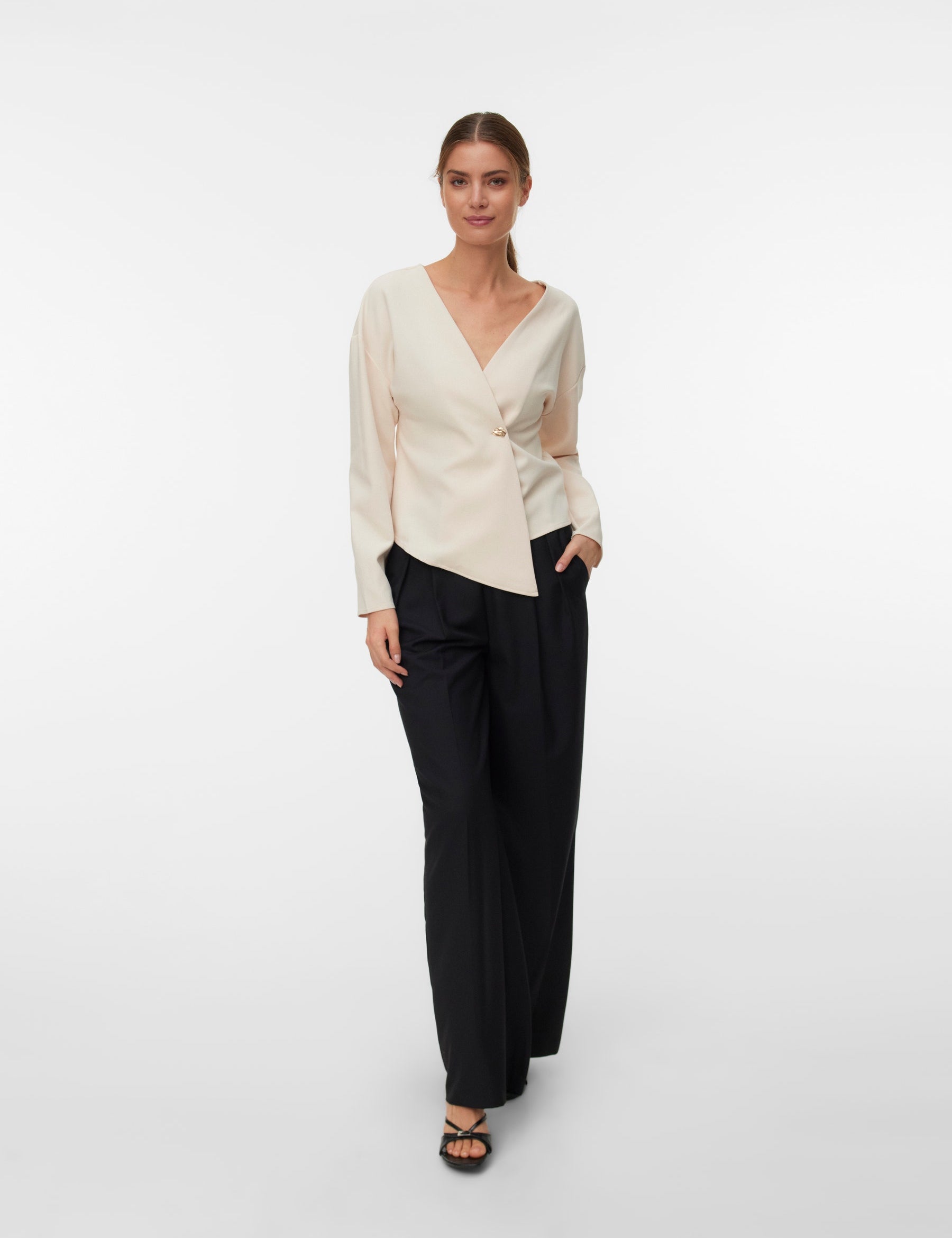 VERO MODA VMSONJA shirt in sandshell - Image 1