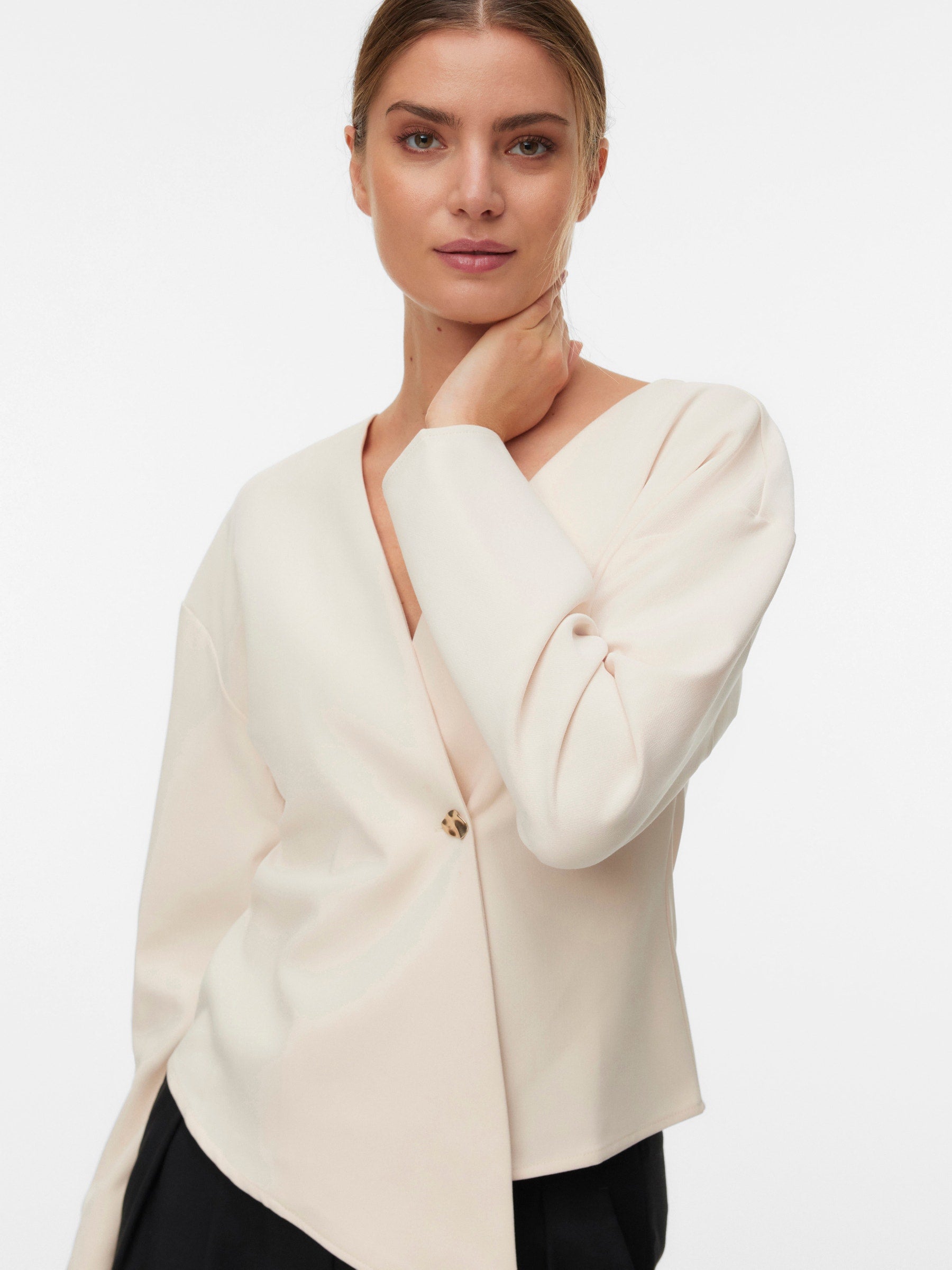 VERO MODA VMSONJA shirt in sandshell - Image 4