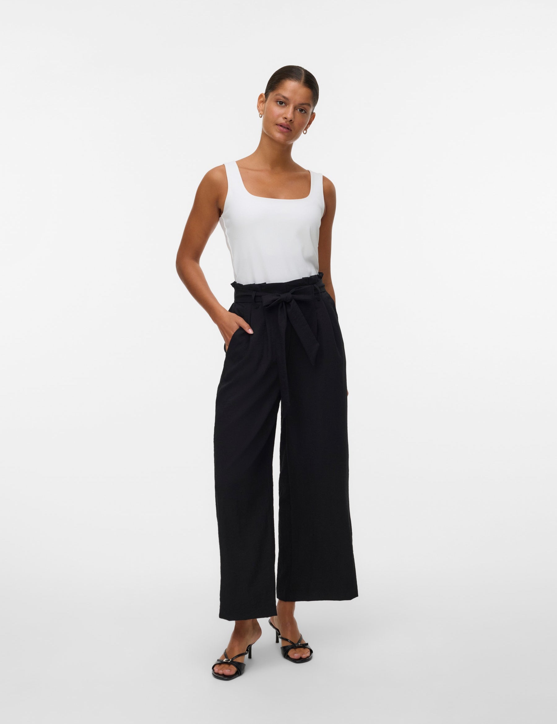 VERO MODA VMSYDNEY paperbag ankle pant in black - Image 1