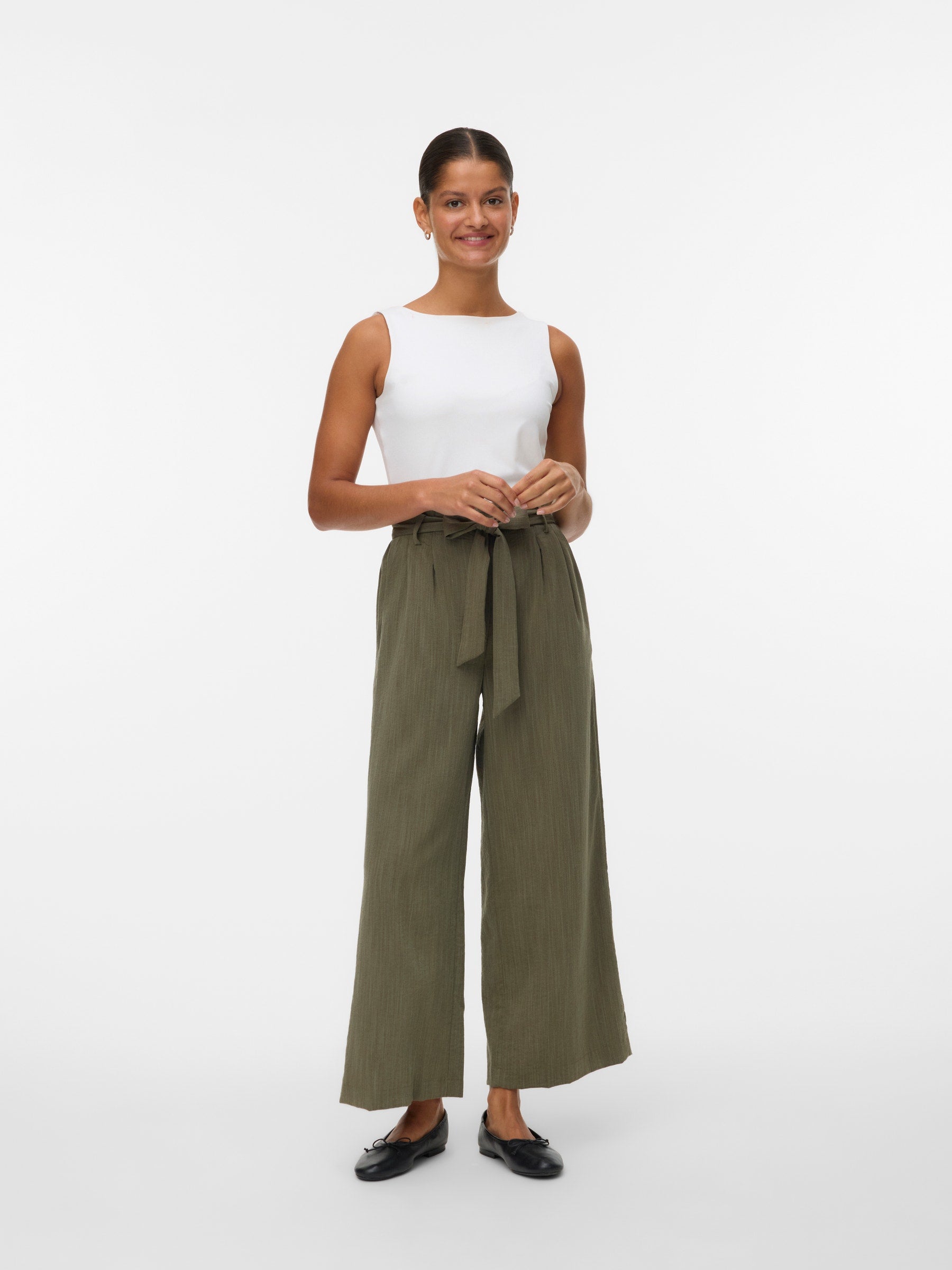 VERO MODA VMSYDNEY paperbag ankle pant in kalamata - Image 1
