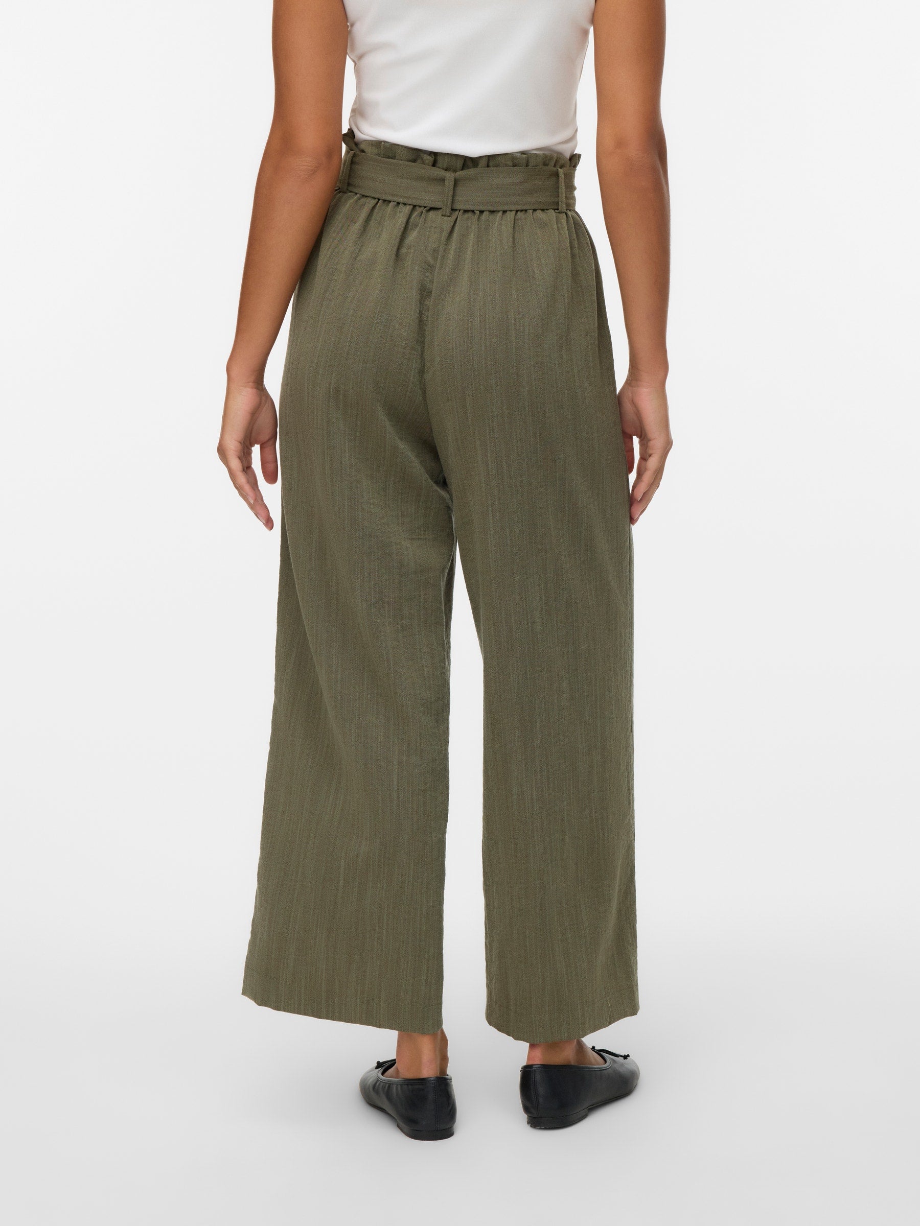VERO MODA VMSYDNEY paperbag ankle pant in kalamata - Image 2