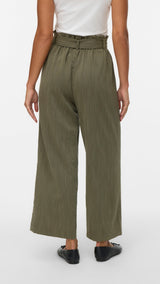 VERO MODA VMSYDNEY paperbag ankle pant in kalamata - Image 2