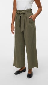 VERO MODA VMSYDNEY paperbag ankle pant in kalamata - Image 4
