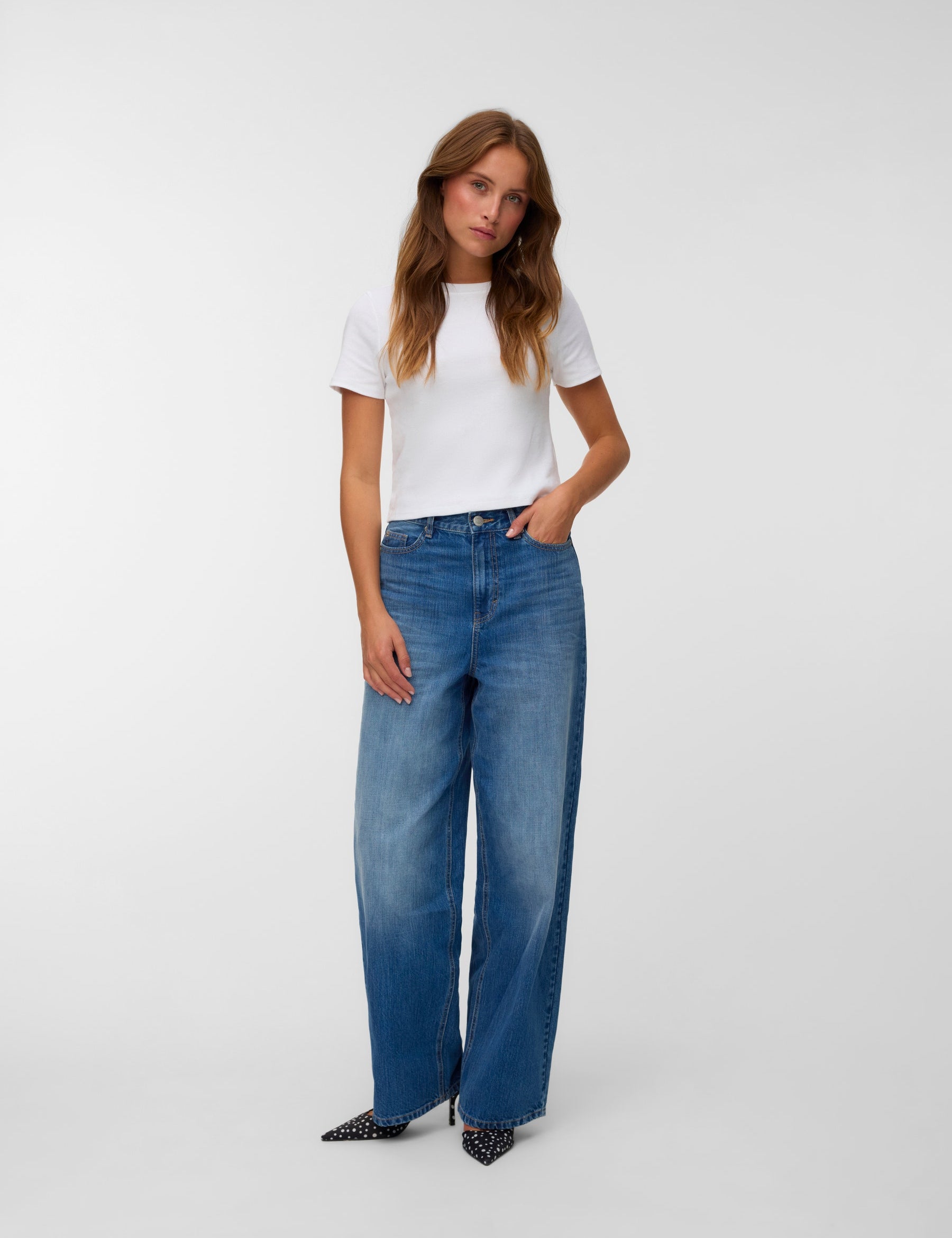 VERO MODA VMTAYLOR wide jeans in medium blue denim - Image 1
