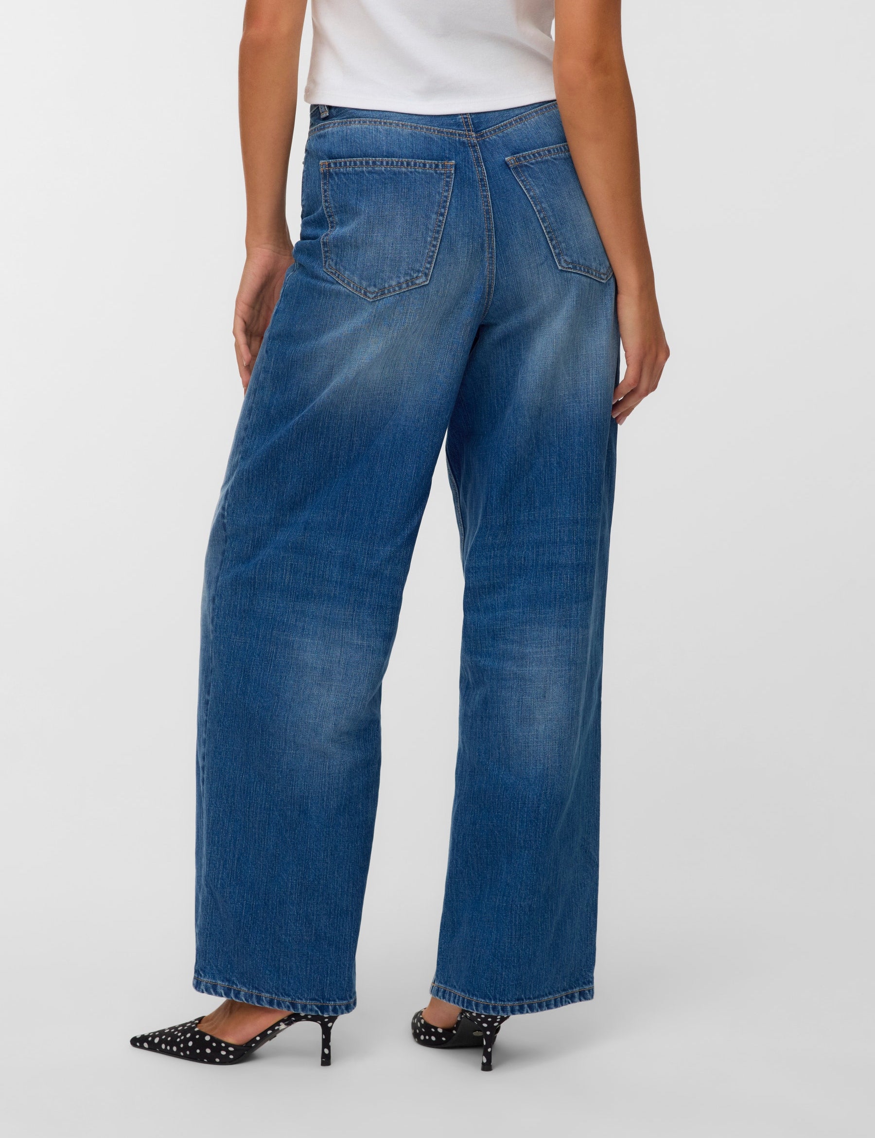 VERO MODA VMTAYLOR wide jeans in medium blue denim - Image 2