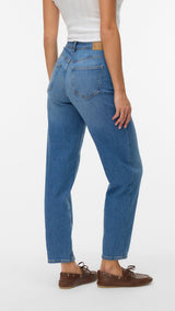 VERO MODA VMTESSA mom jeans in medium blue denim - Image 2