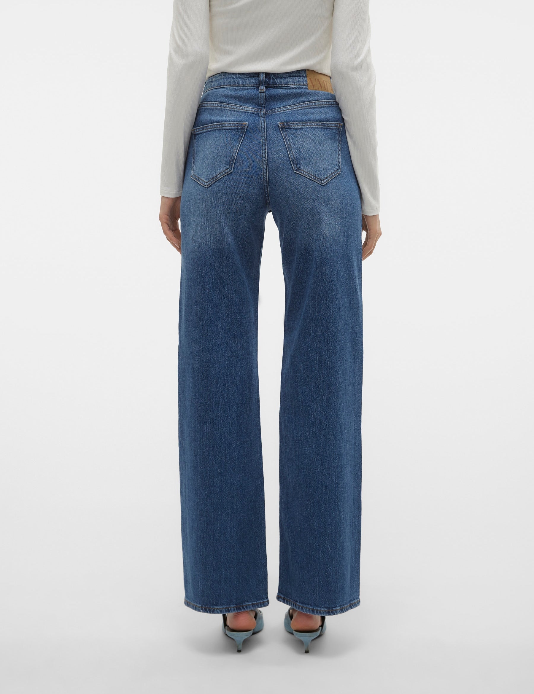 VERO MODA VMTESSA wide jeans in medium blue - Image 2