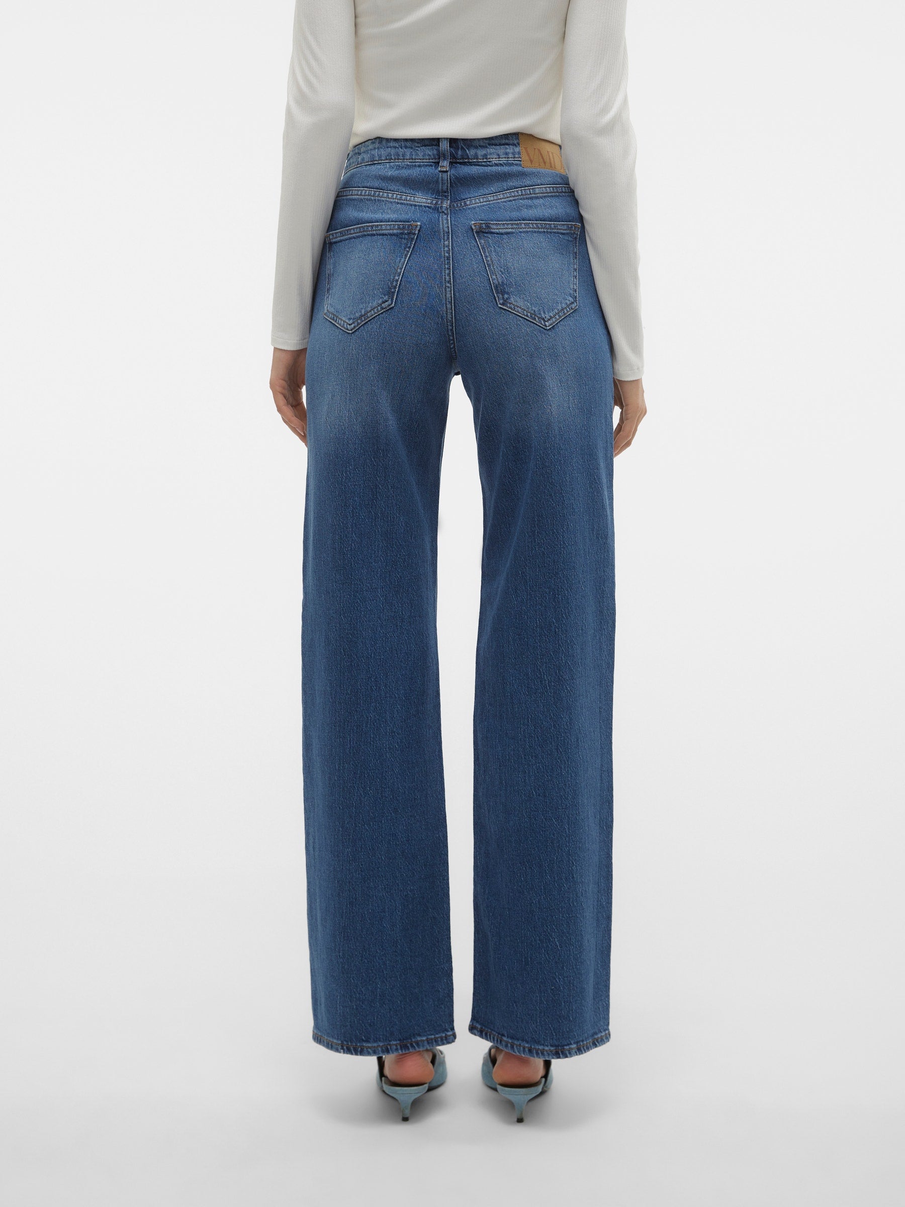 VERO MODA VMTESSA wide jeans in medium blue - Image 2
