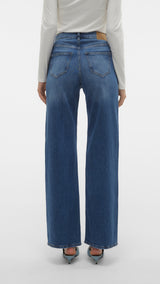 VERO MODA VMTESSA wide jeans in medium blue - Image 2