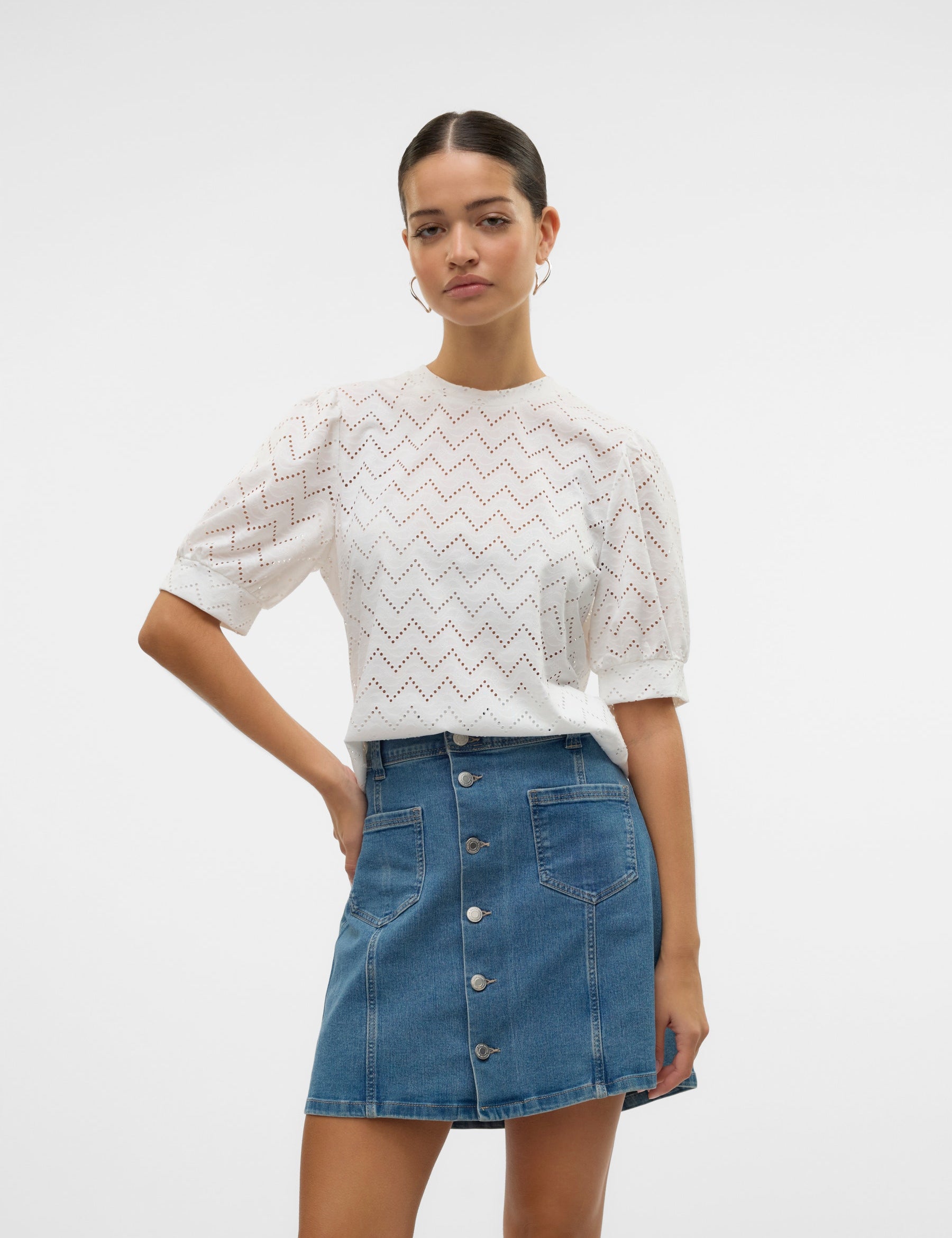 VERO MODA VMTHAS 2/4 top vo in snow white - Image 1