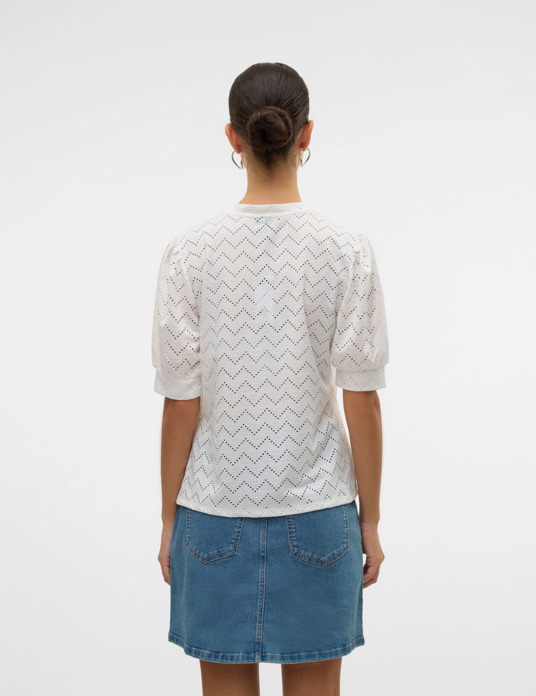 VERO MODA VMTHAS 2/4 top vo in snow white - Image 2