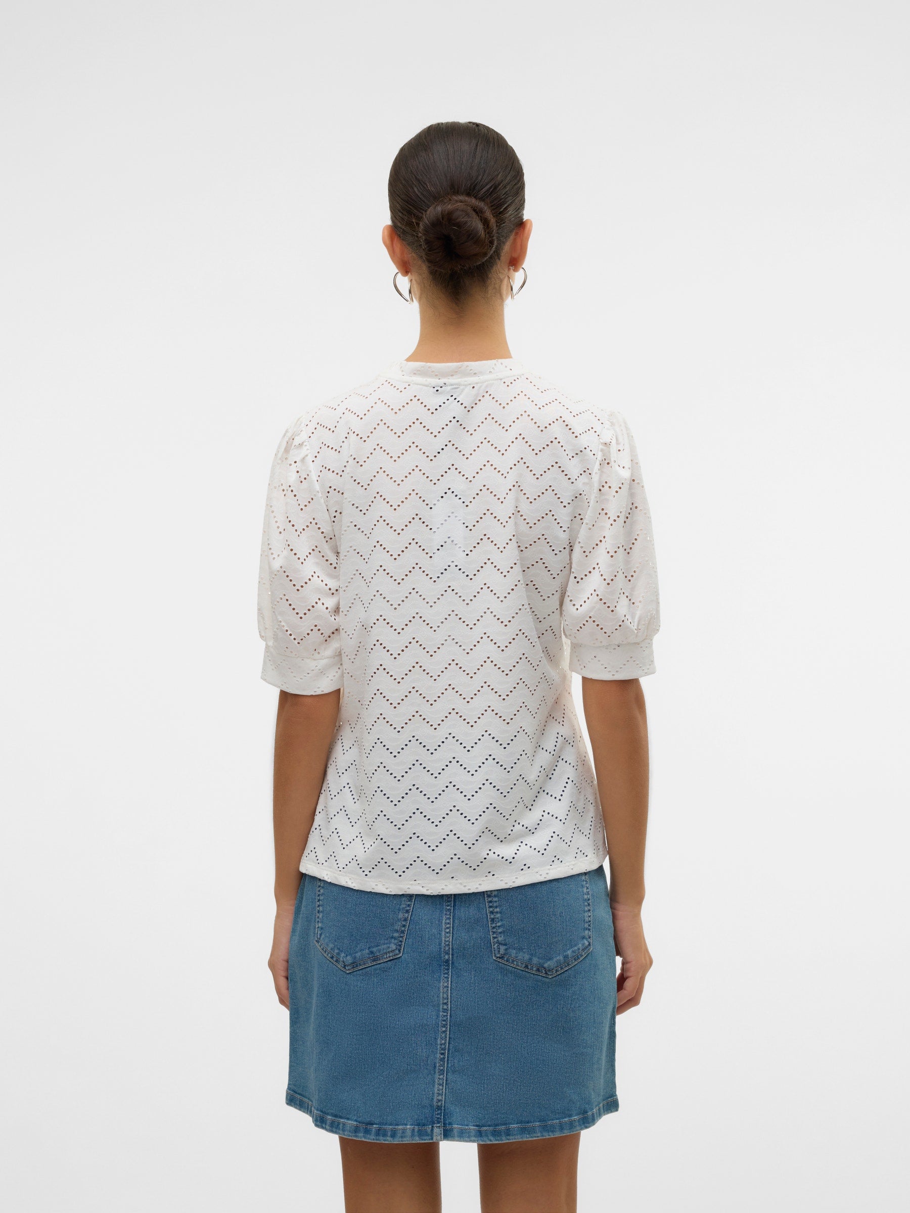 VERO MODA VMTHAS 2/4 top vo in snow white - Image 2