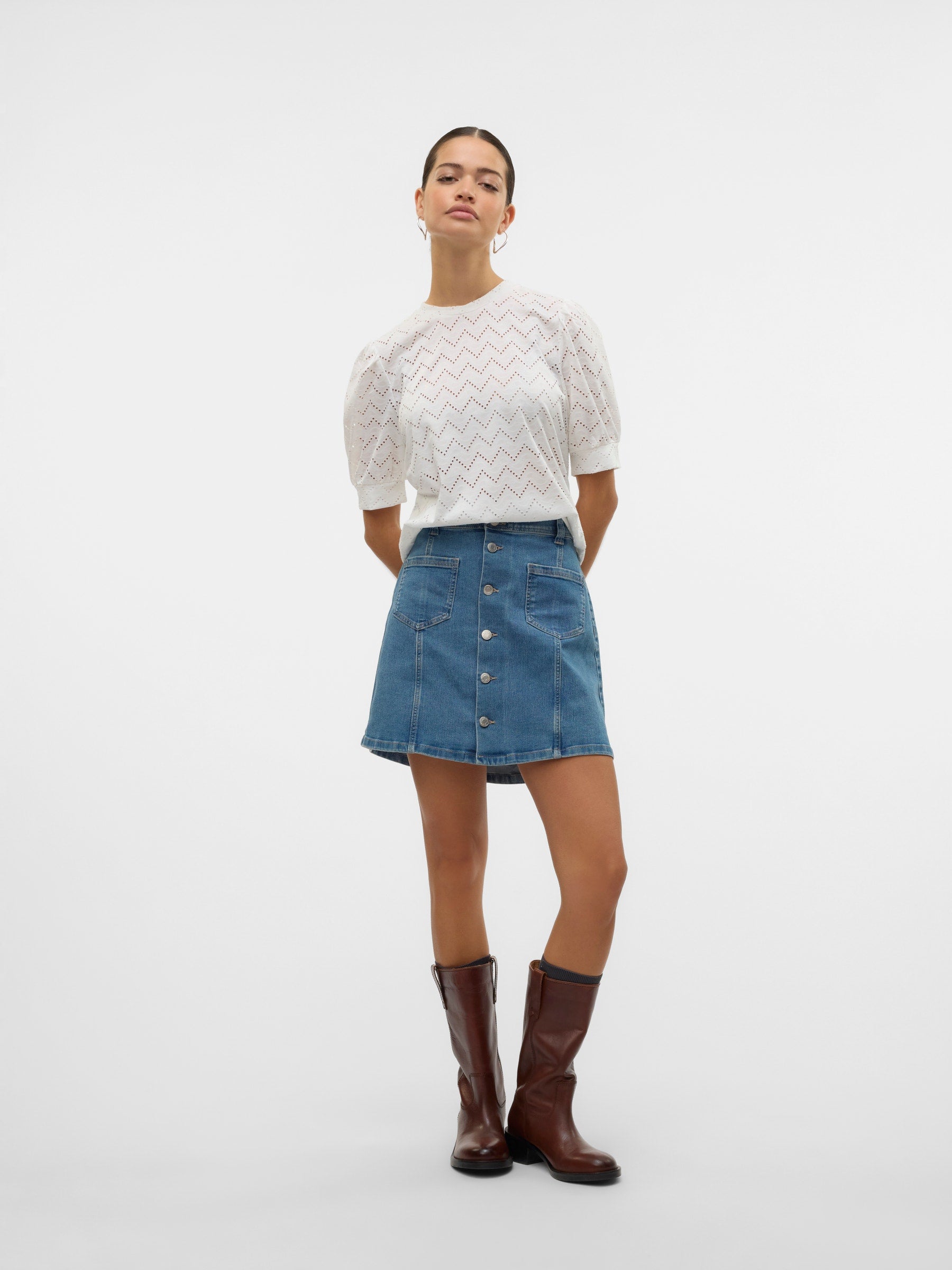 VERO MODA VMTHAS 2/4 top vo in snow white - Image 4