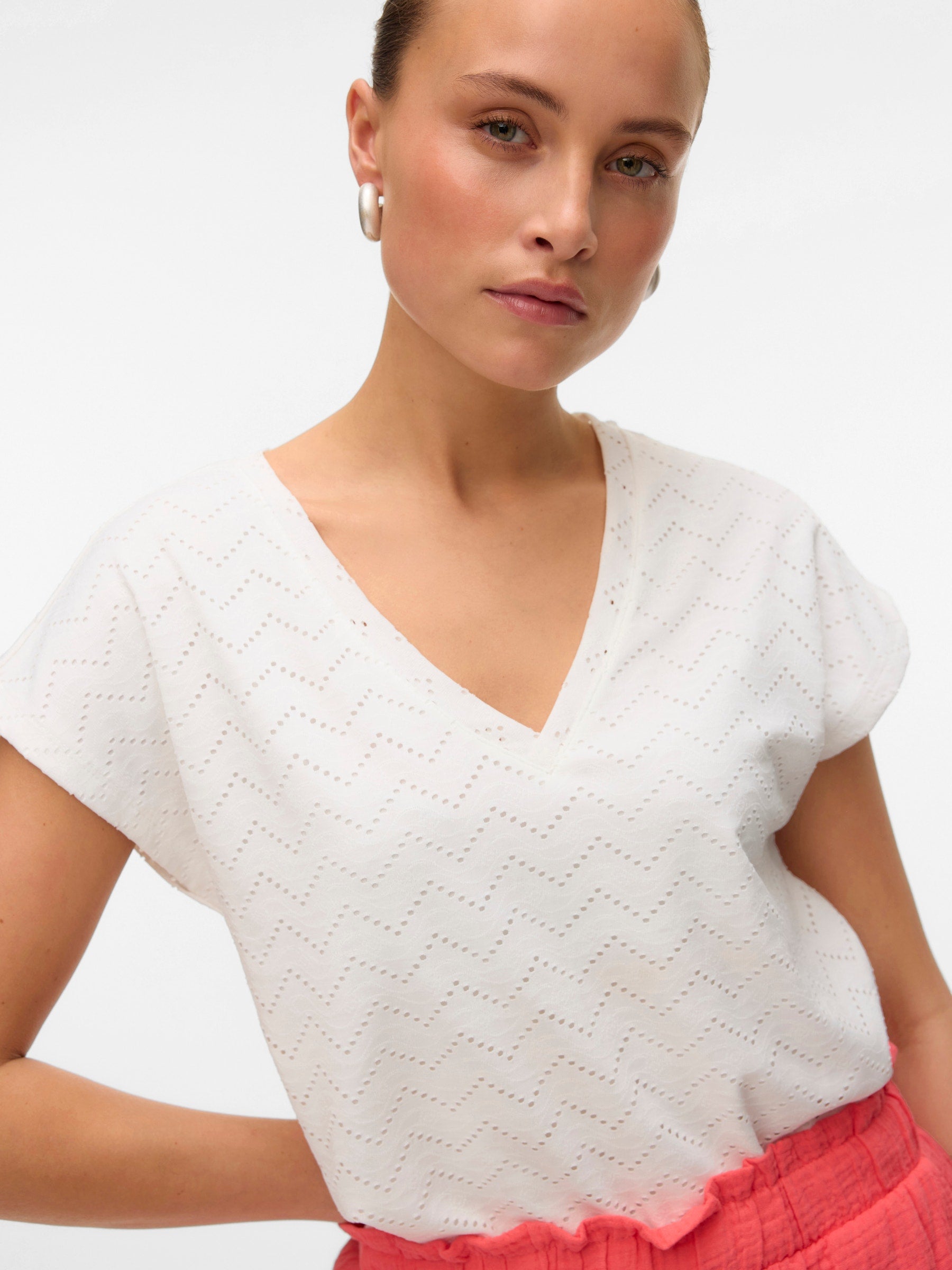 VERO MODA VMTHAS v-neck top vo in snow white - Image 5