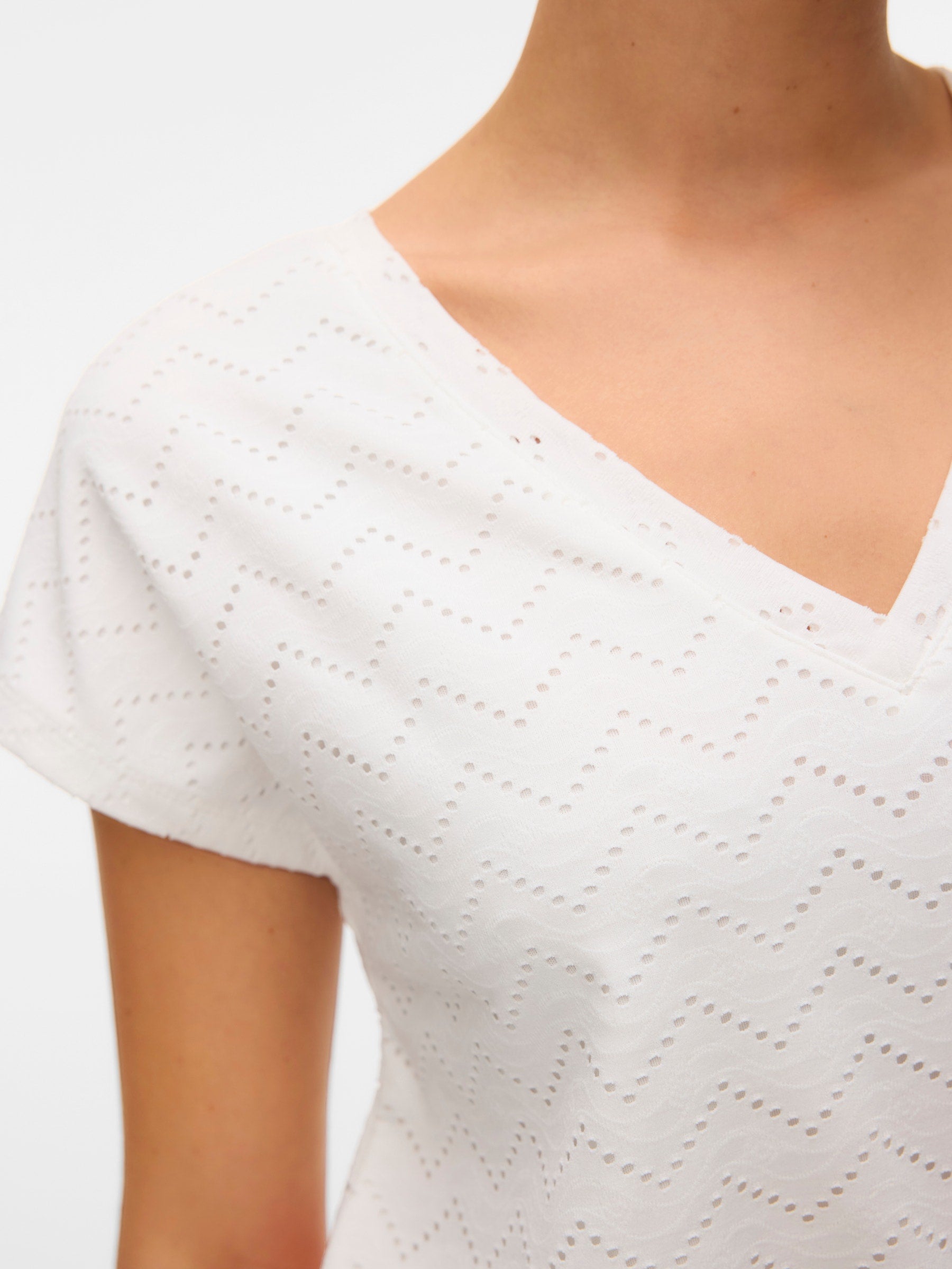 VERO MODA VMTHAS v-neck top vo in snow white - Image 6